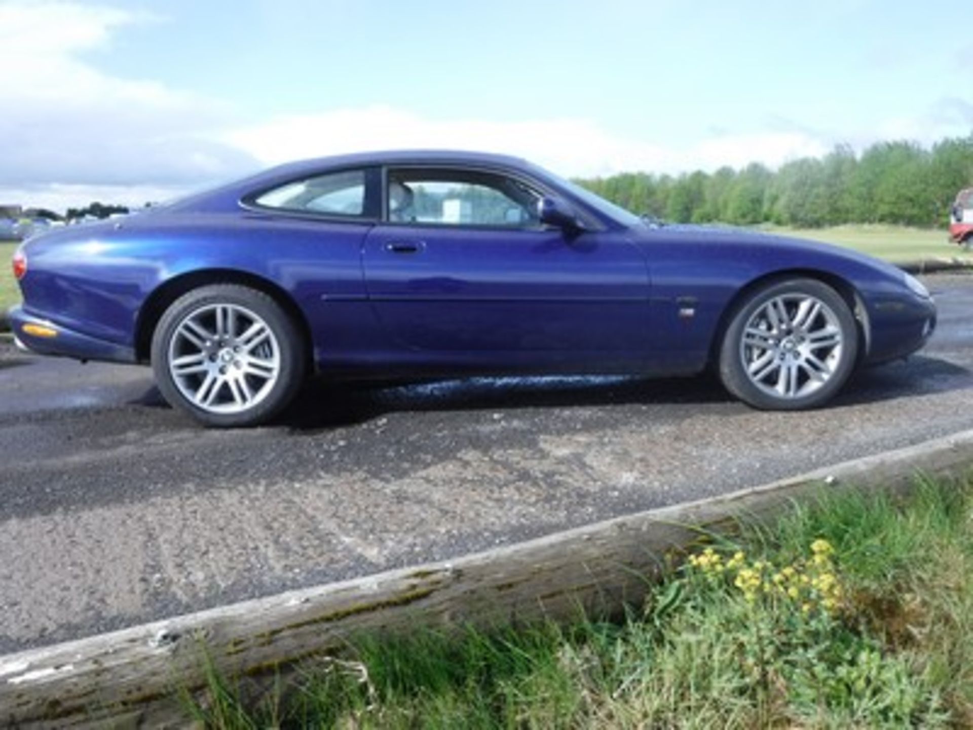 JAGUAR XKR COUPE AUTO - 4196cc - Image 3 of 15