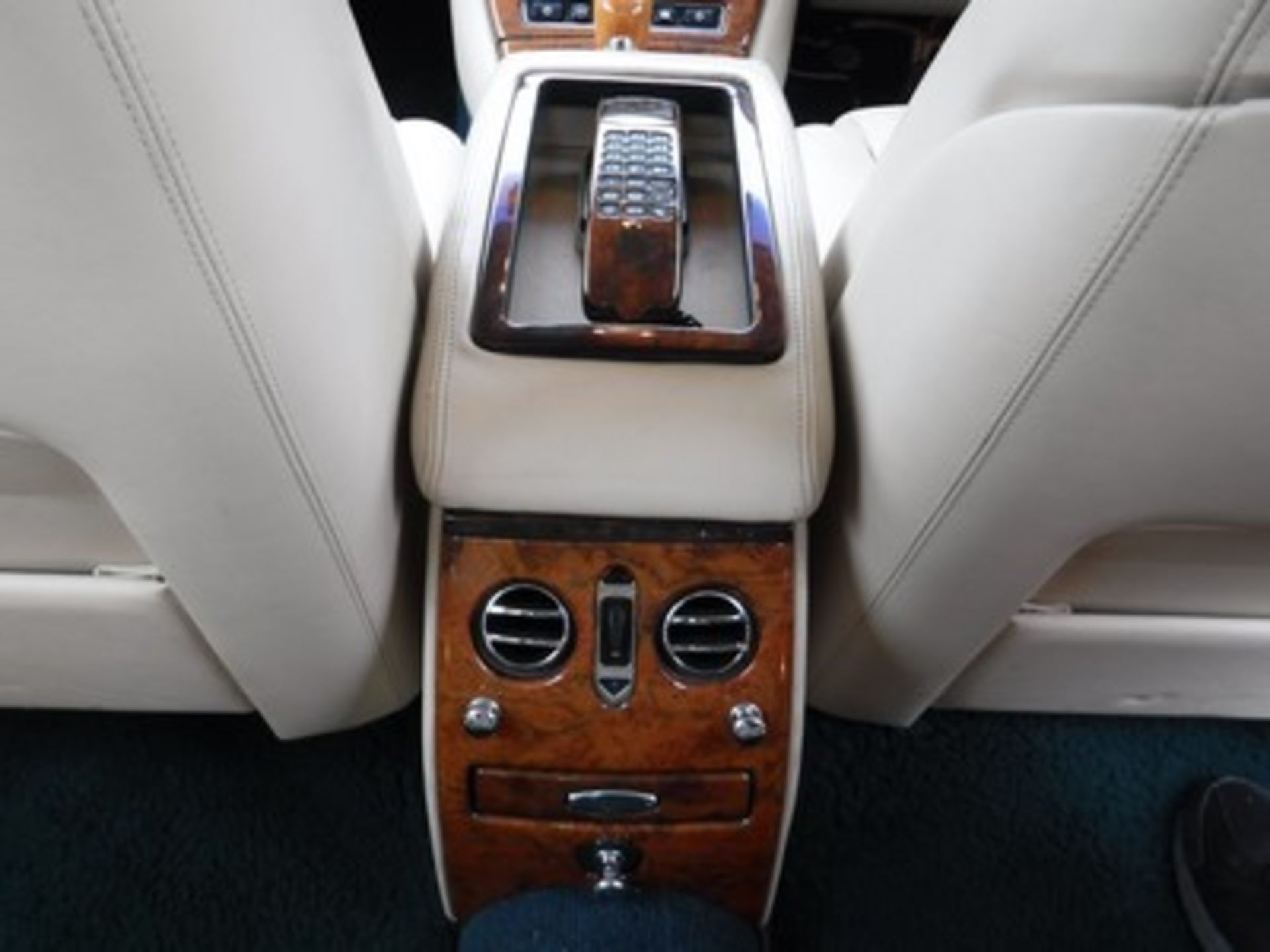 BENTLEY ARNAGE AUTO - 4398cc - Image 19 of 20