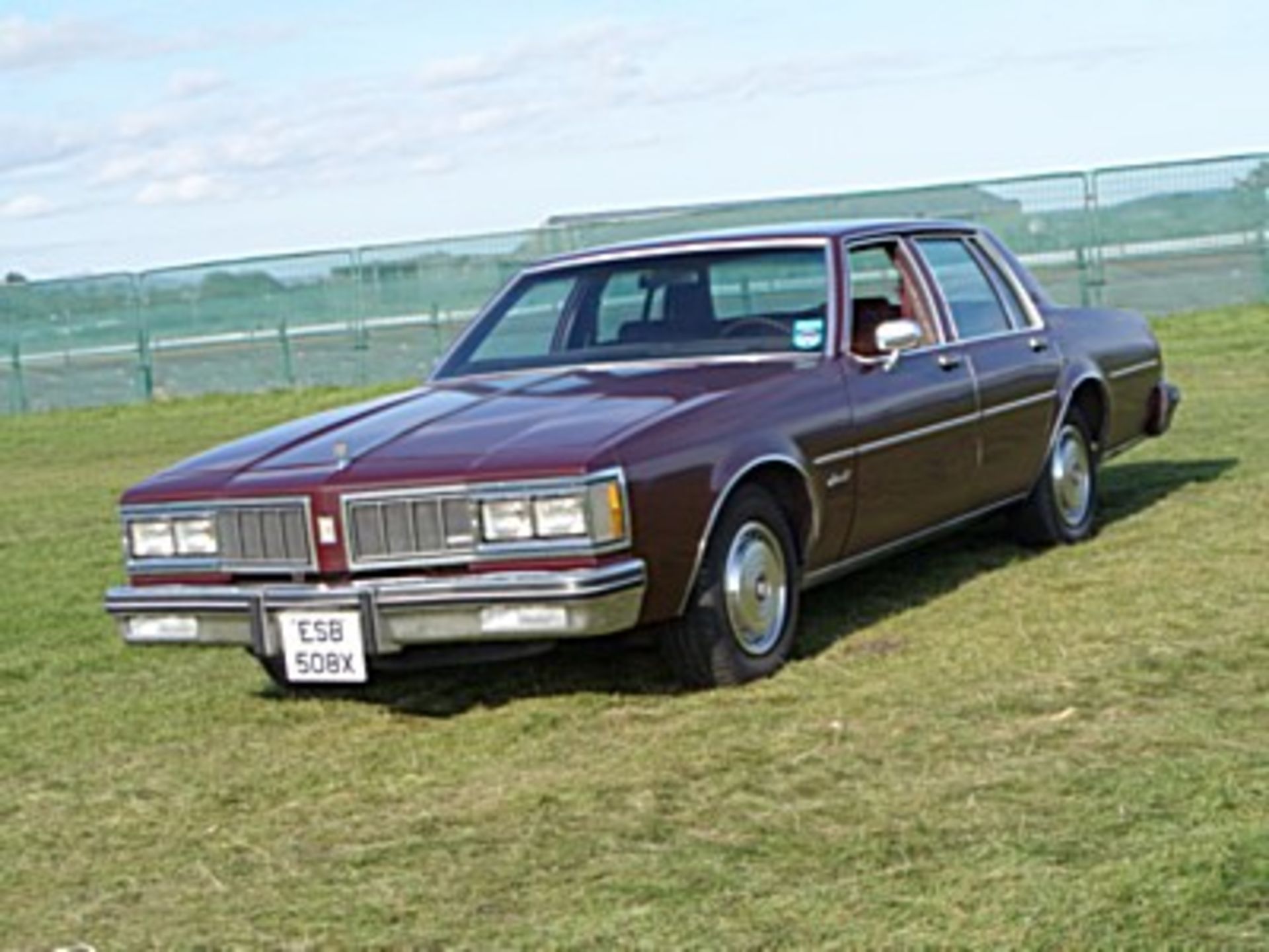 OLDSMOBILE DELTA 88 ROYALE BROUGHAM V8 - 5702cc - Image 2 of 13