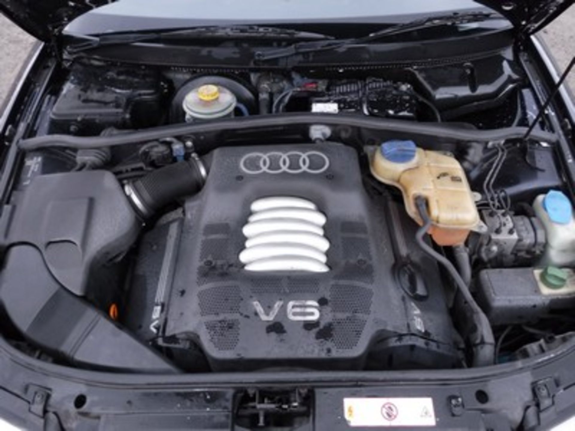 AUDI A4 SE - 2393cc - Image 13 of 30