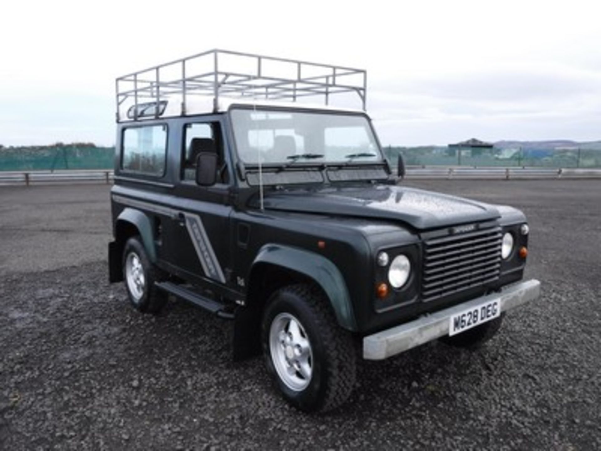 LAND ROVER 90 DEFENDER COUNTY SW TDI - 2495cc - Image 2 of 16