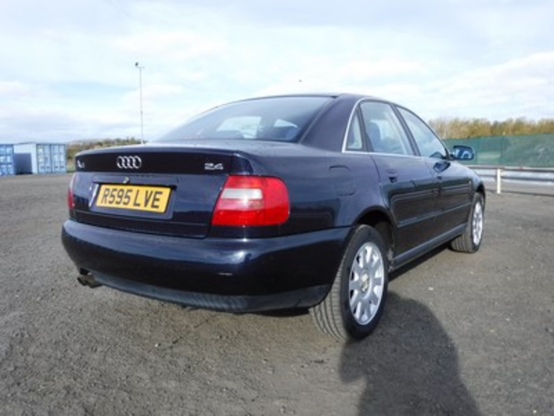 AUDI A4 SE - 2393cc - Image 16 of 30