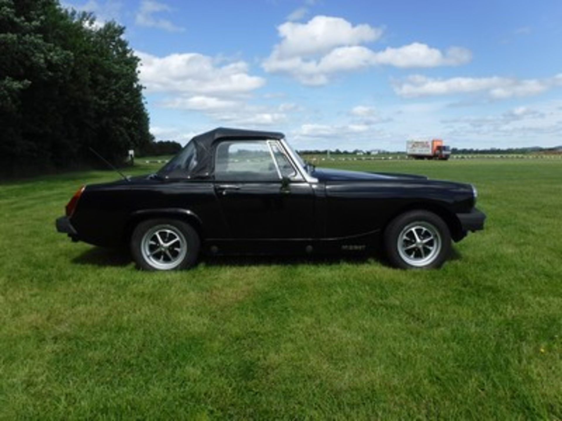 MG MIDGET 1500 - 1491cc - Image 13 of 26