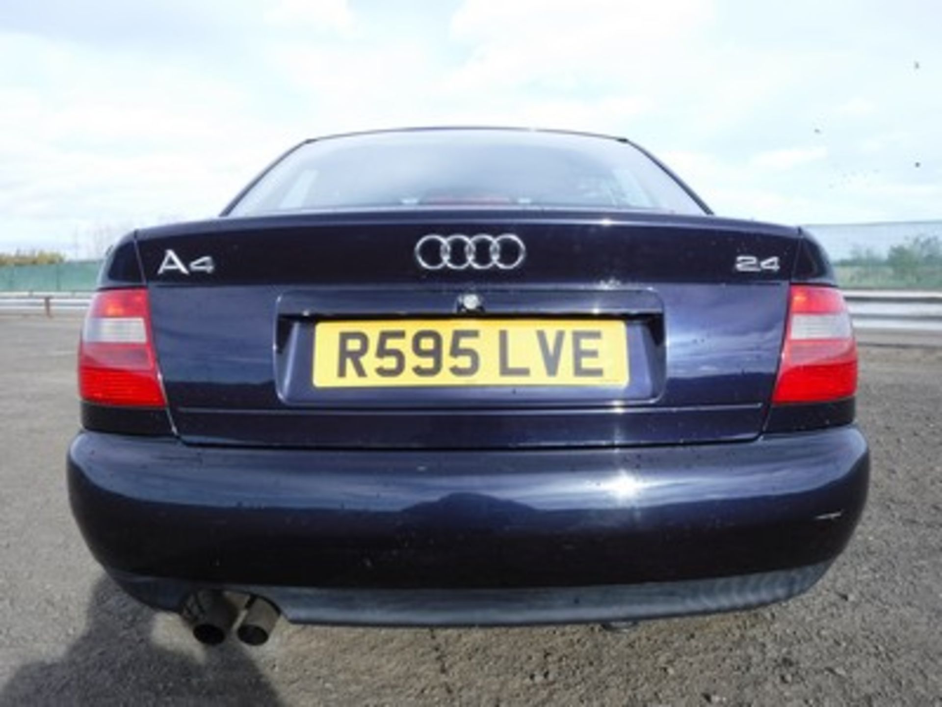 AUDI A4 SE - 2393cc - Image 24 of 30