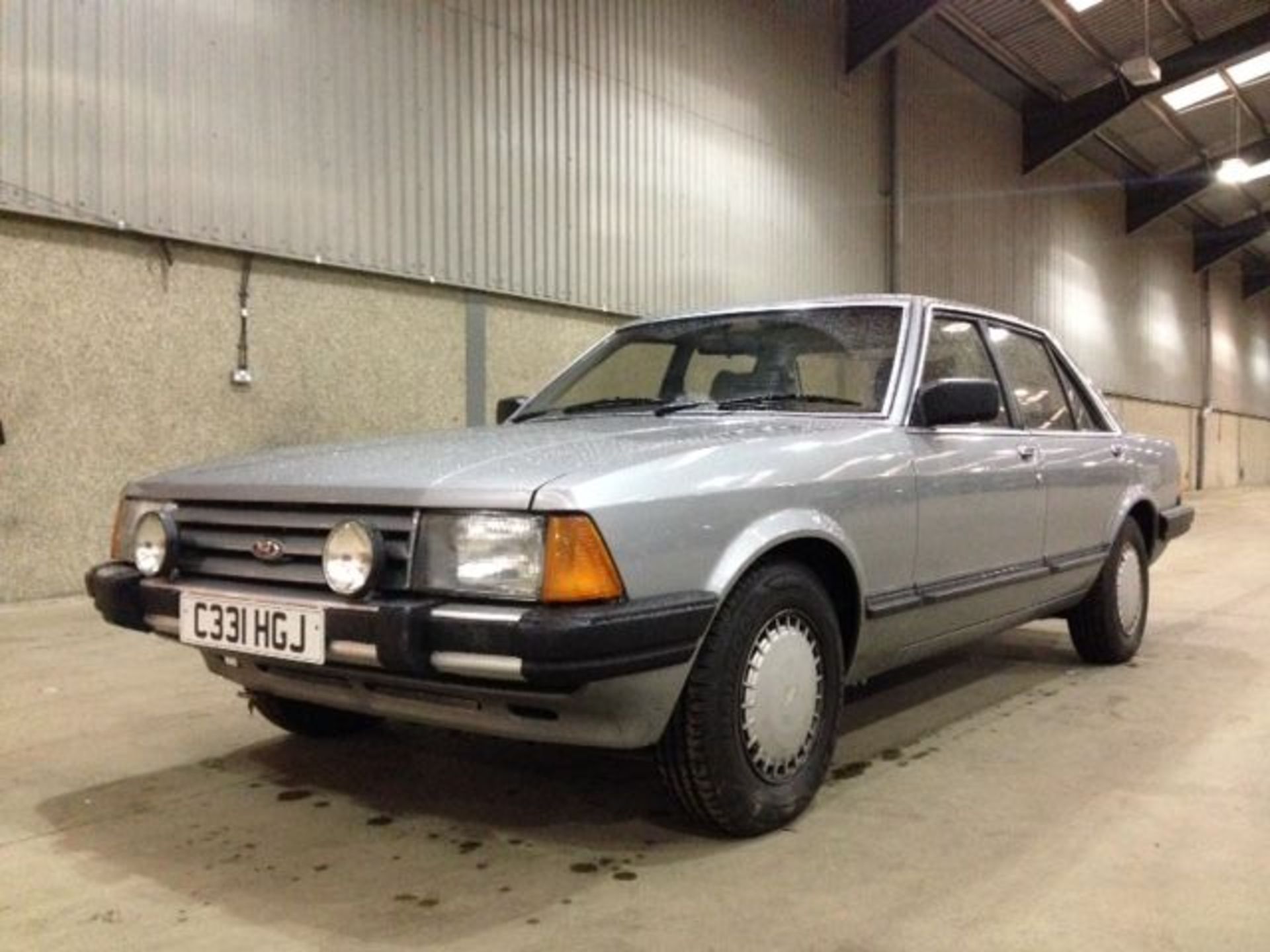 FORD GRANADA GL AUTO - 2293cc - Image 2 of 16