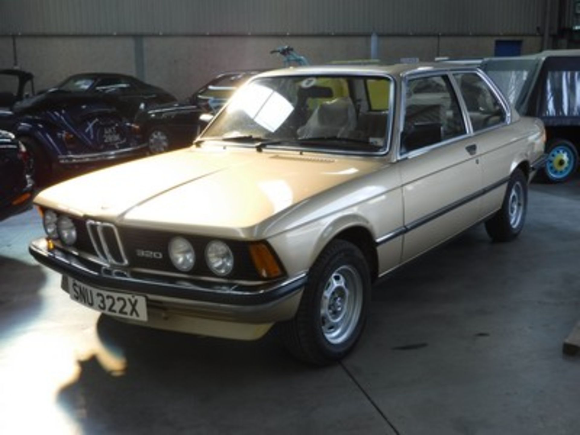 BMW 320 A - 1990cc - Image 10 of 22