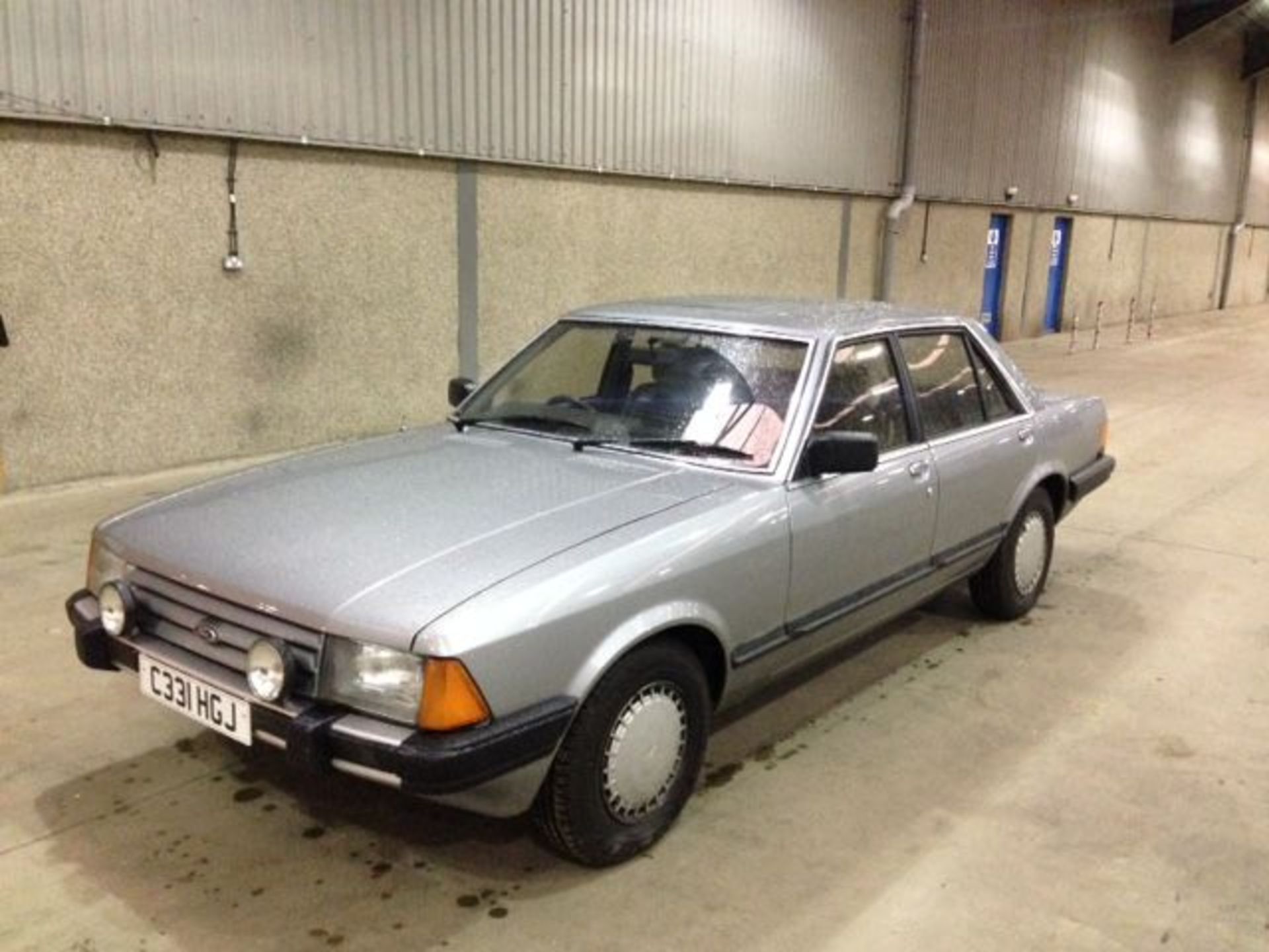 FORD GRANADA GL AUTO - 2293cc - Image 6 of 16