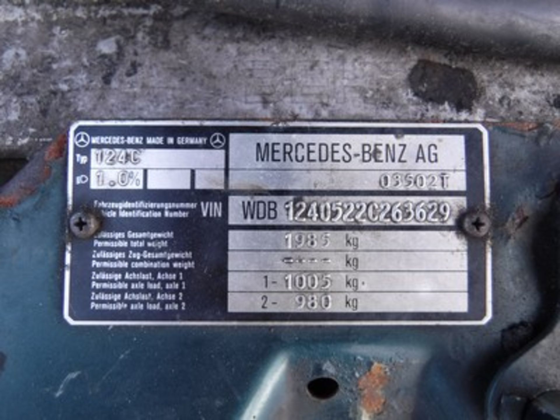 MERCEDES E320 AUTO - 3199cc - Image 14 of 34