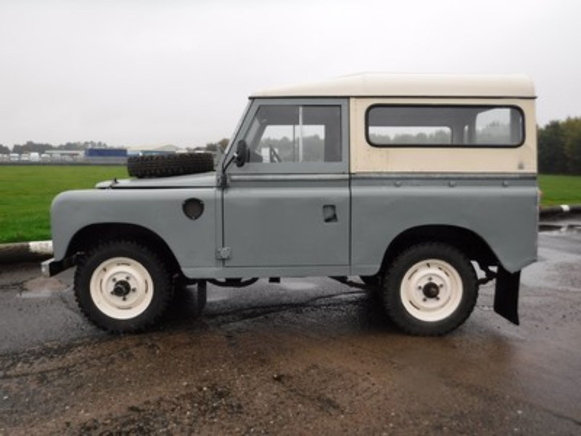 LAND ROVER 88" - 4 CYL - 2286cc - Image 14 of 26