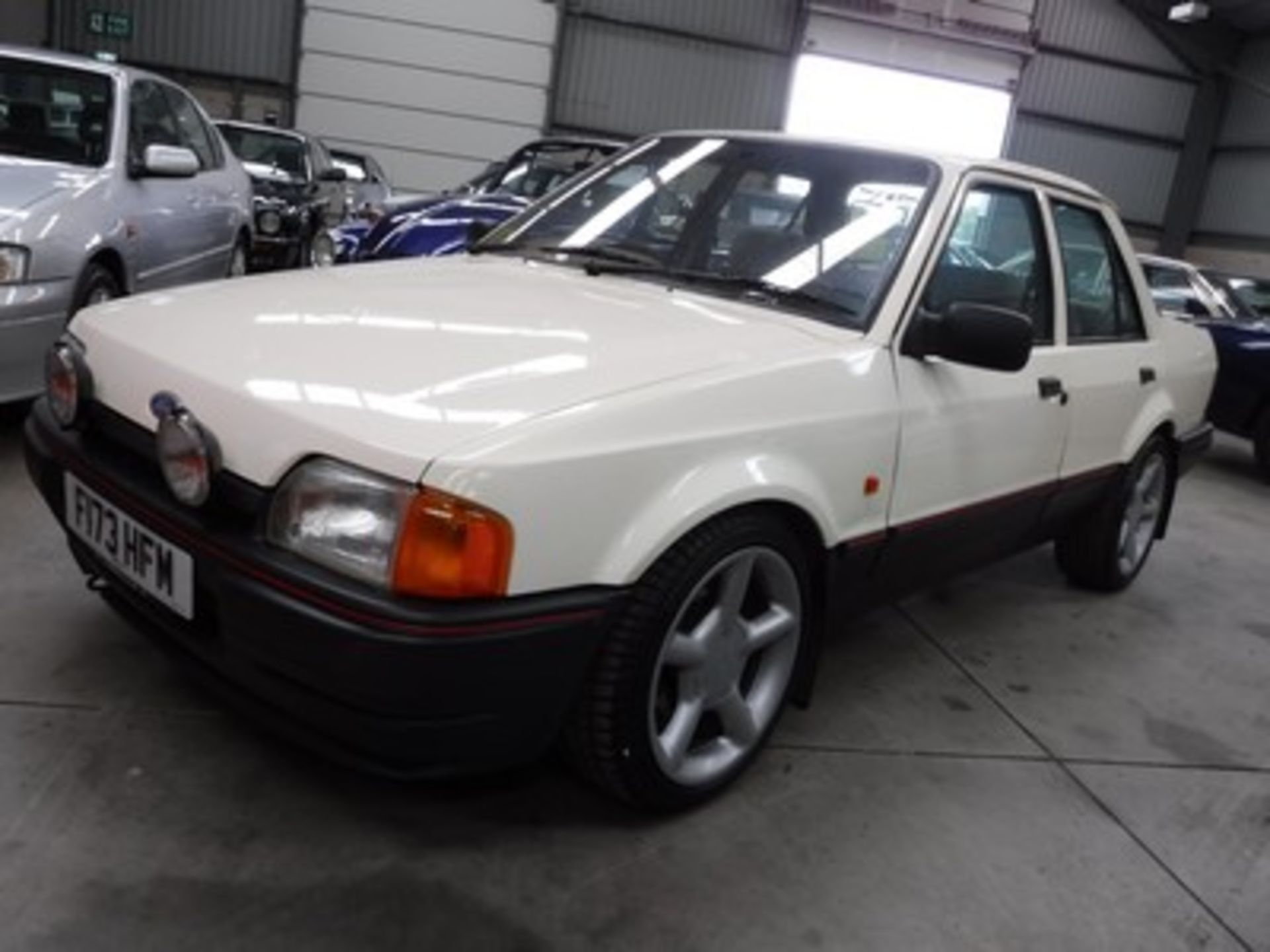 FORD ORION LX - 1596cc - Image 2 of 32