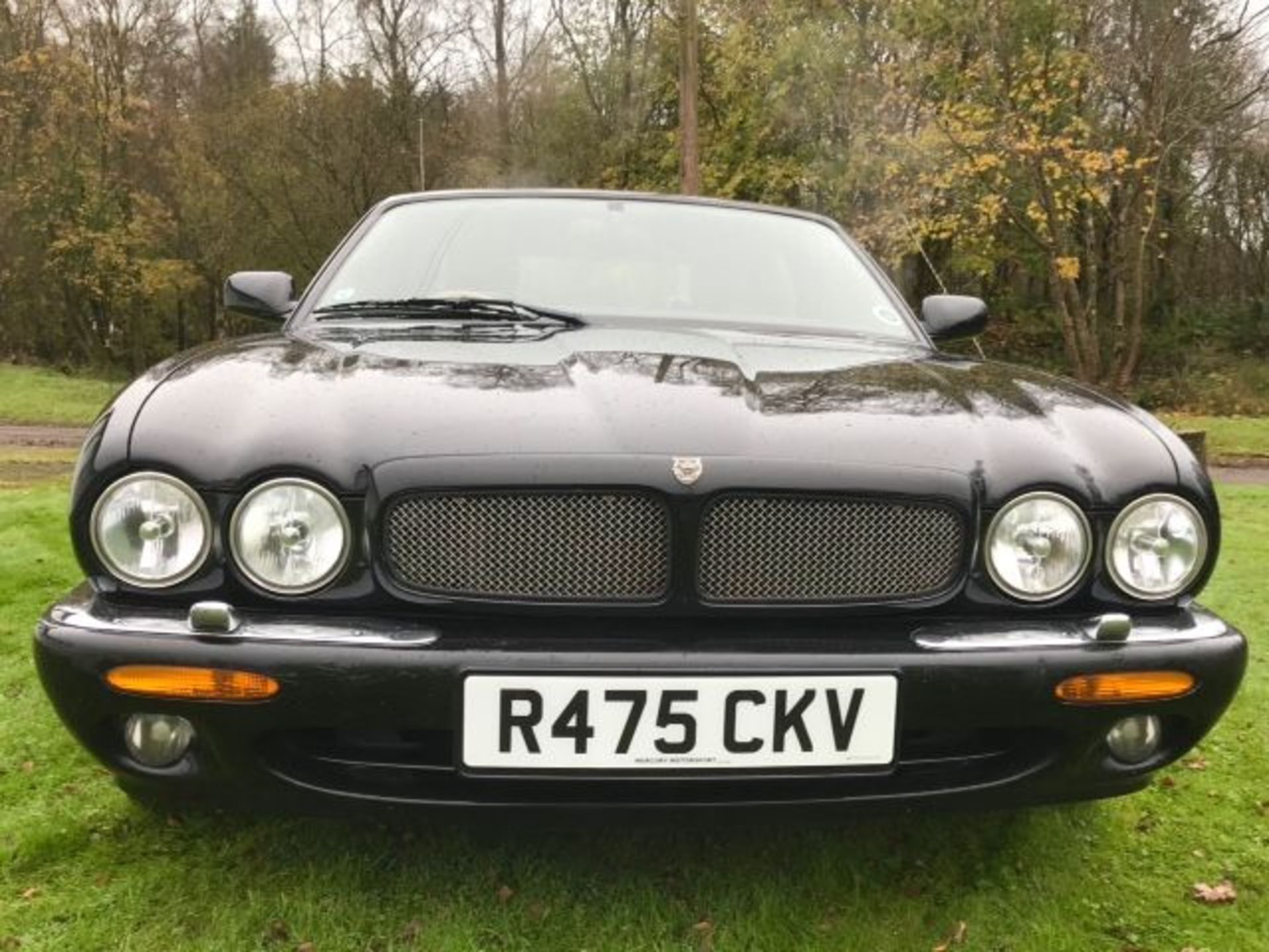 JAGUAR XJR V8 AUTO - 3996cc - Image 9 of 28