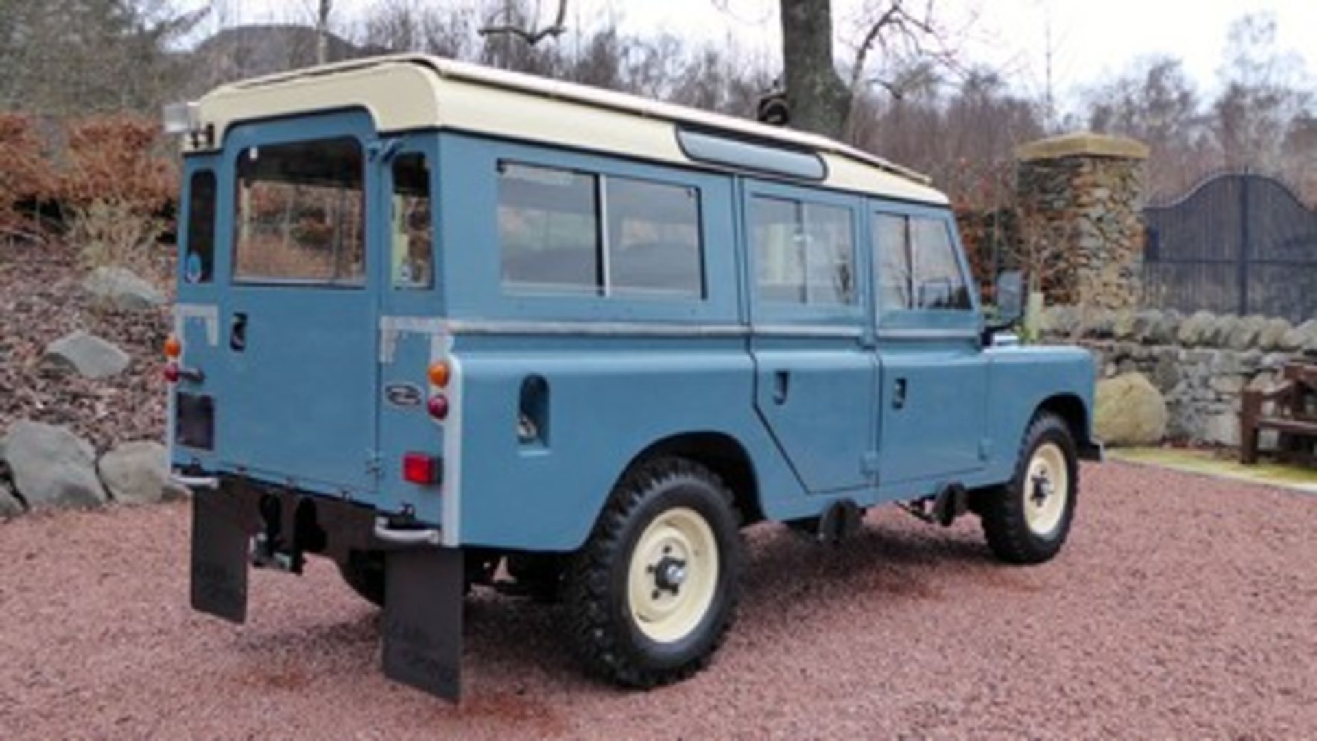 LAND ROVER 109" - 4 CYL - 2286cc - Image 4 of 36