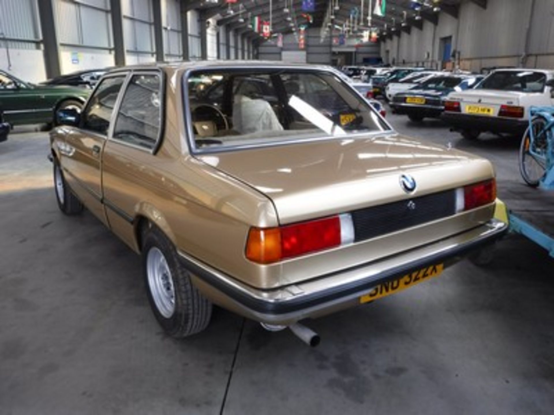 BMW 320 A - 1990cc - Image 16 of 22