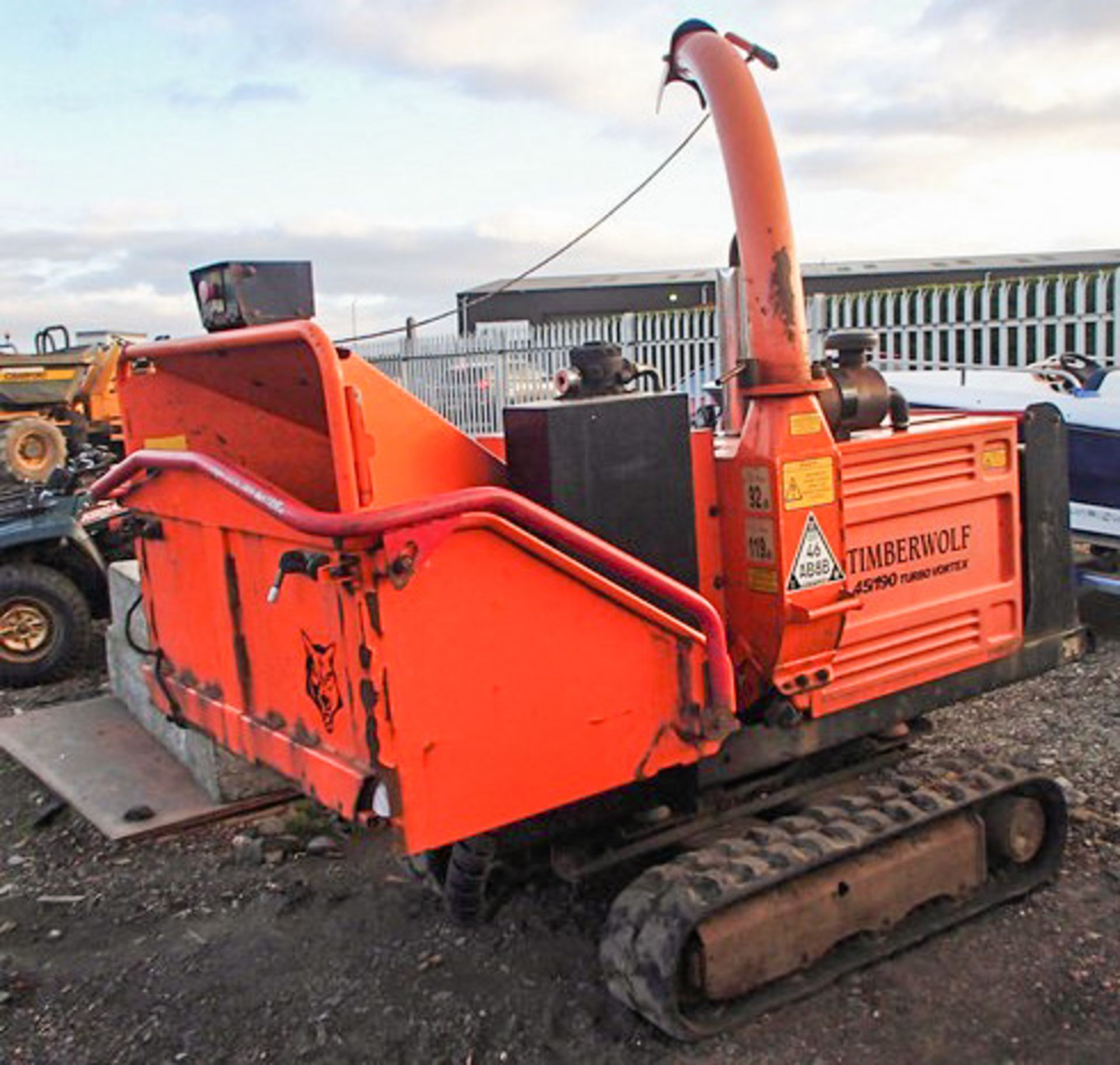 2010 TIMBERWOOLF WOOD CHIPPER, MODEL TW190 TFTR,S/N 21056015, HRS 1325 SHOWING ON CLOCK, ASSET NO - Image 4 of 10