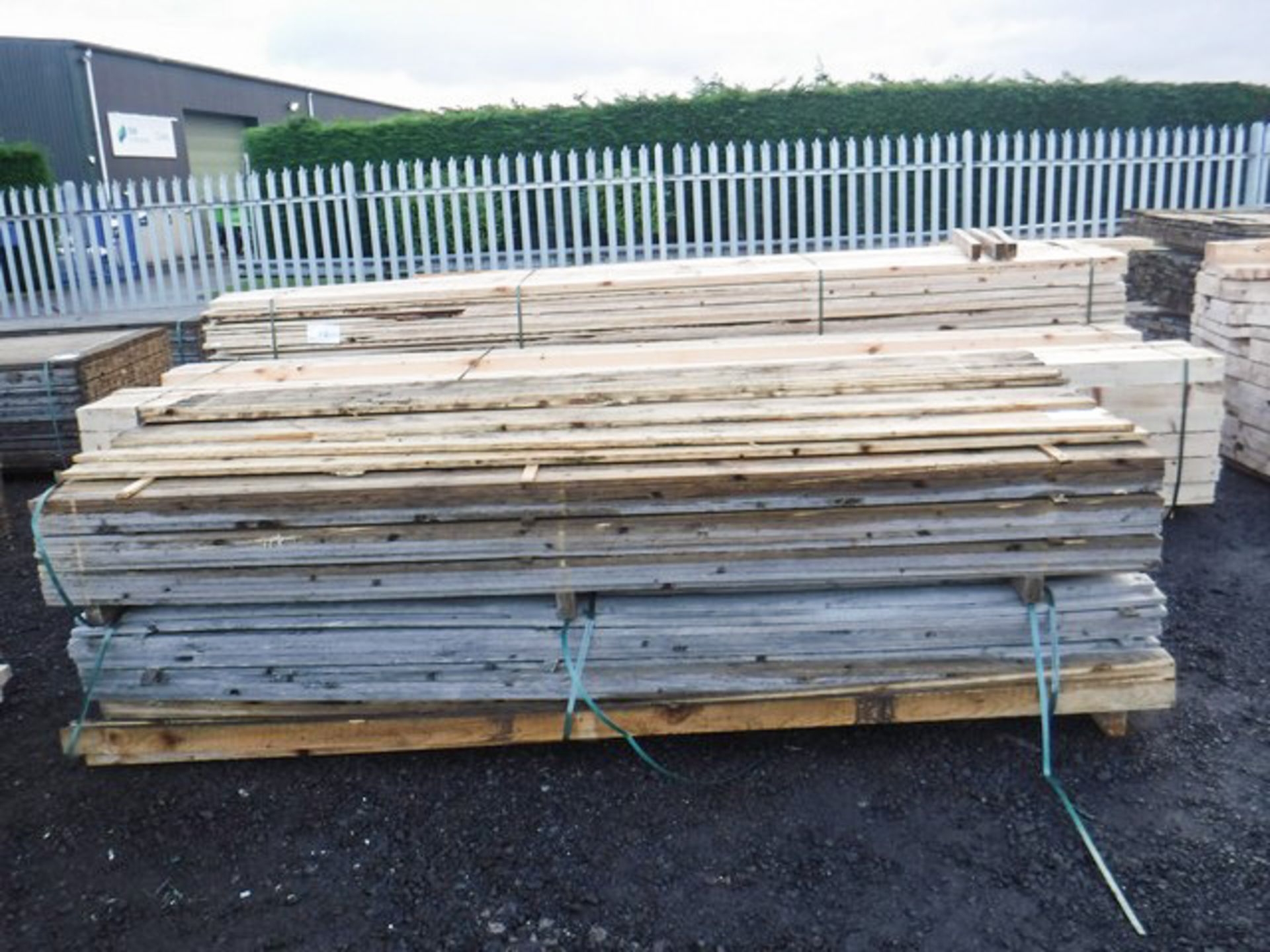 TIMBER PACK SPF - 15 X 50 X 80 + 100 X 100 APPROX