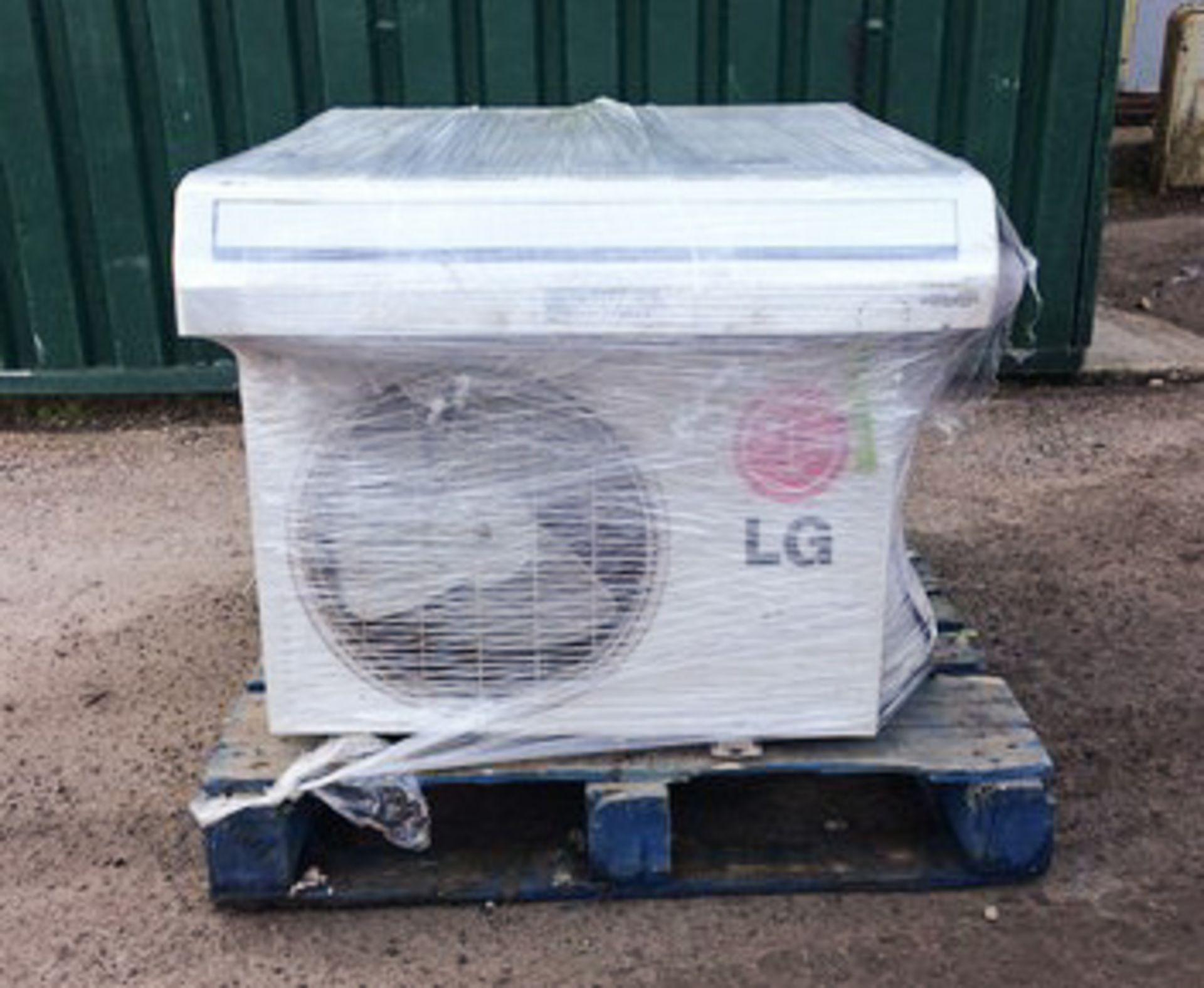 4 X LG AIR CONDITIONING UNITS** SOLD FROM & LOCATED AT BALLACHULISH PH49 4JQ VIEWING BY APPOINTMENT - Image 4 of 6