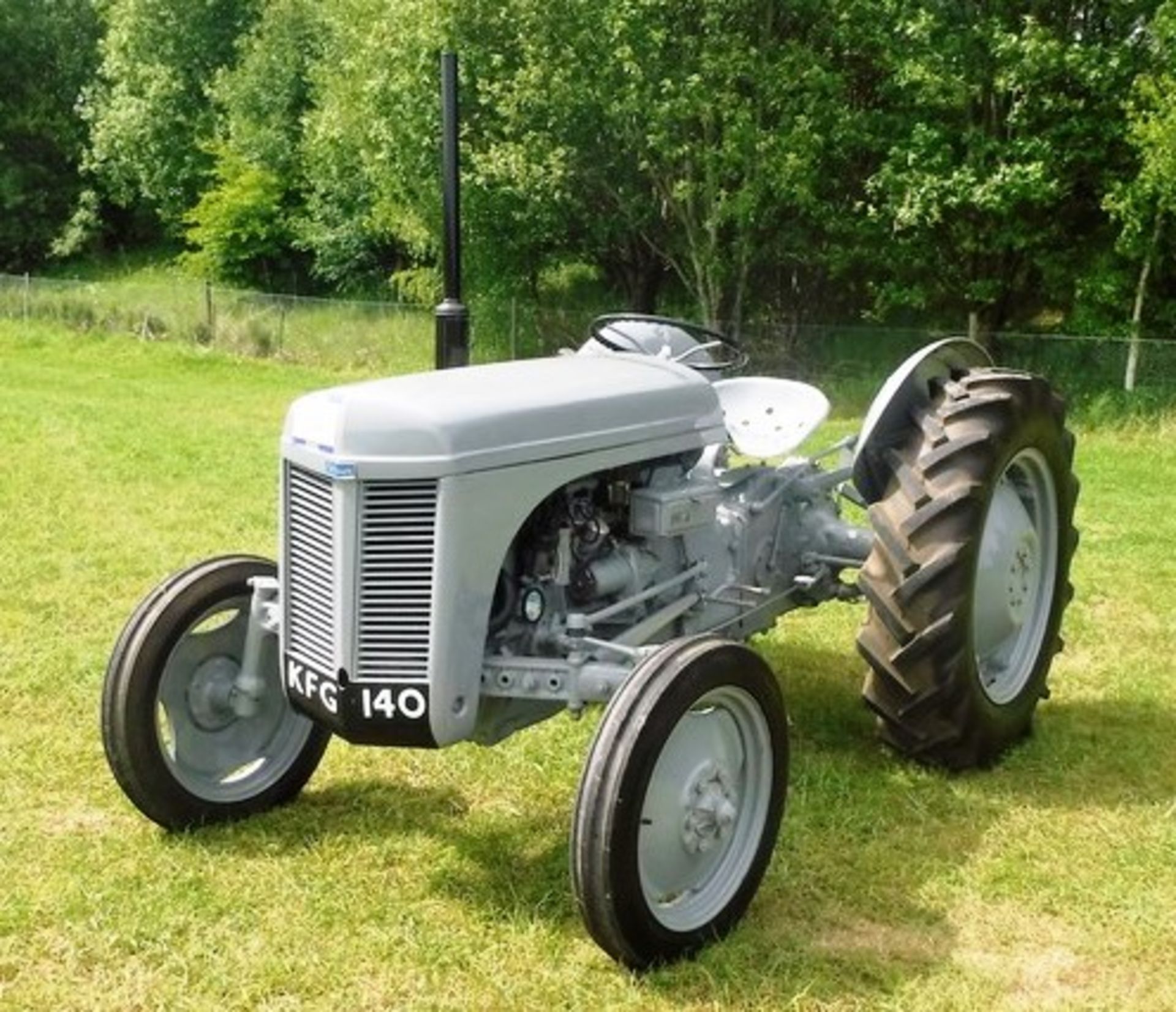 1951 MASSEY FERGUSON TED20 PETROL TRACTOR (GREY) MILEAGE NOT KNOWN - NO DIAL