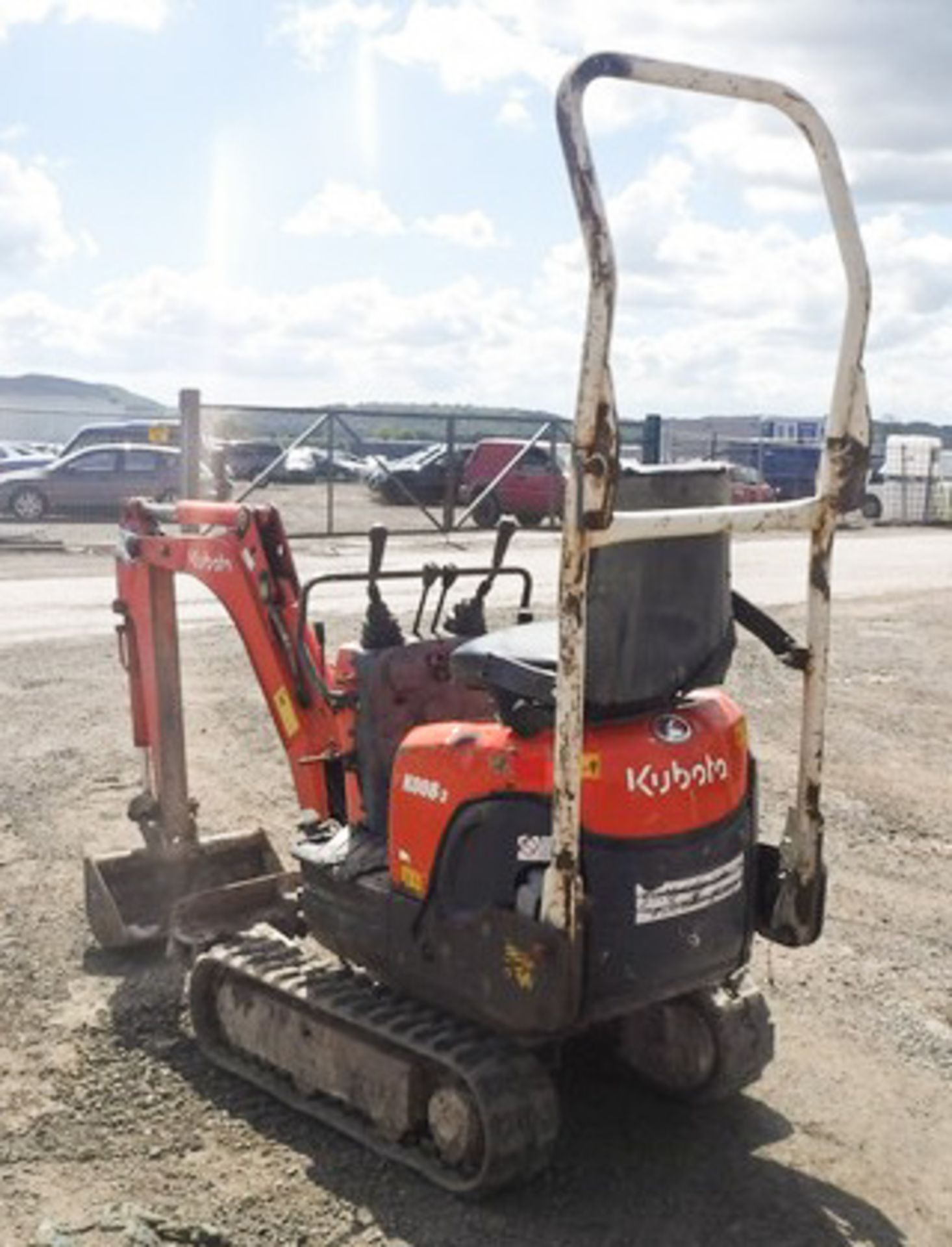 KUBOTA K008-3 ULTRA COMPACT EXCAVATOR C/W WITH BUCKET. SN12613. 3154 HRS. YEAR UNKNOWN - Image 8 of 18