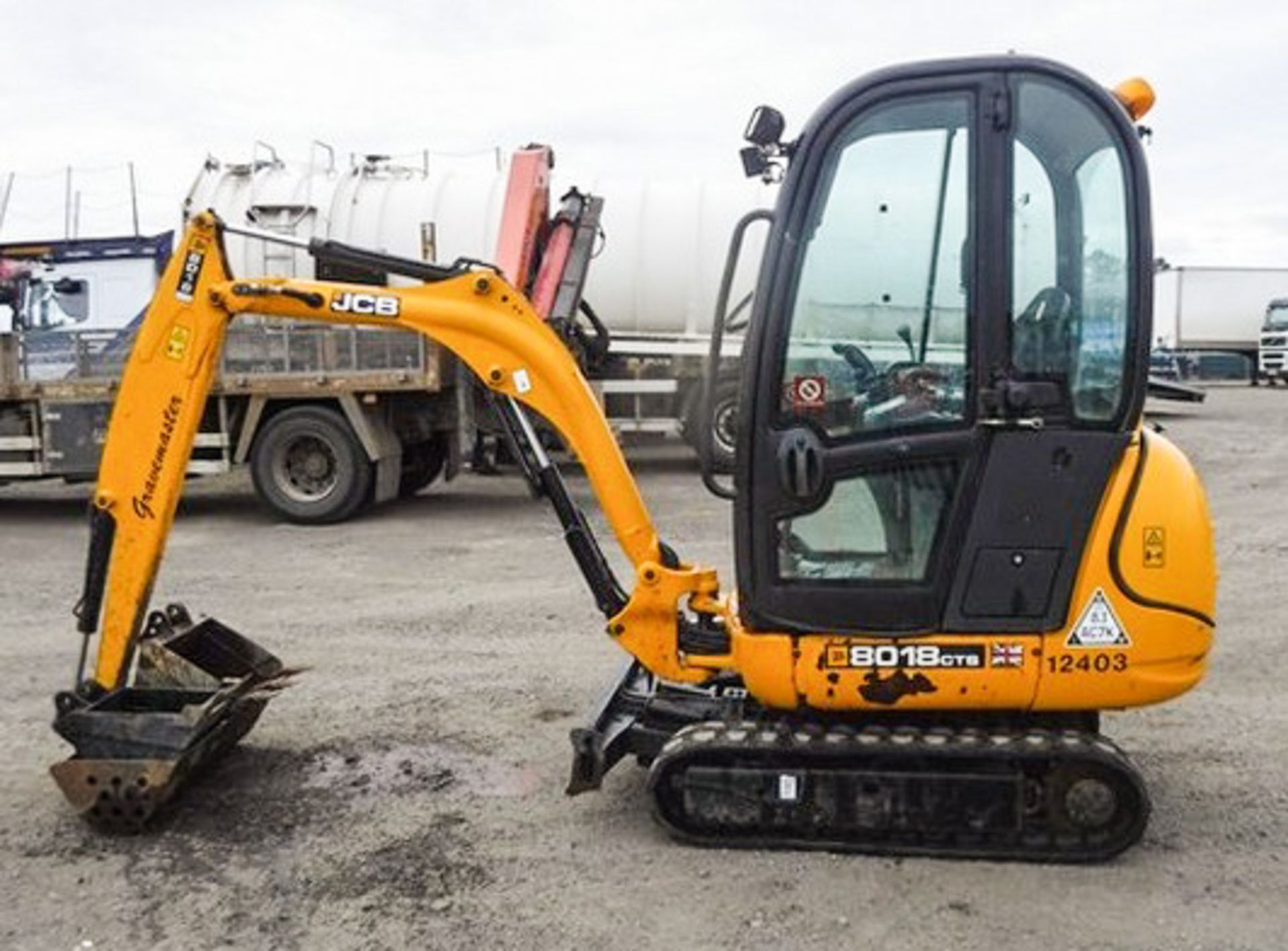 2010 JCB 8018, REG - Q143DCD, S/N 1544343, 1398HRS (NOT VERIFIED) 3 BUCKETS (300, 450 & 900MM), RUBB - Image 20 of 21