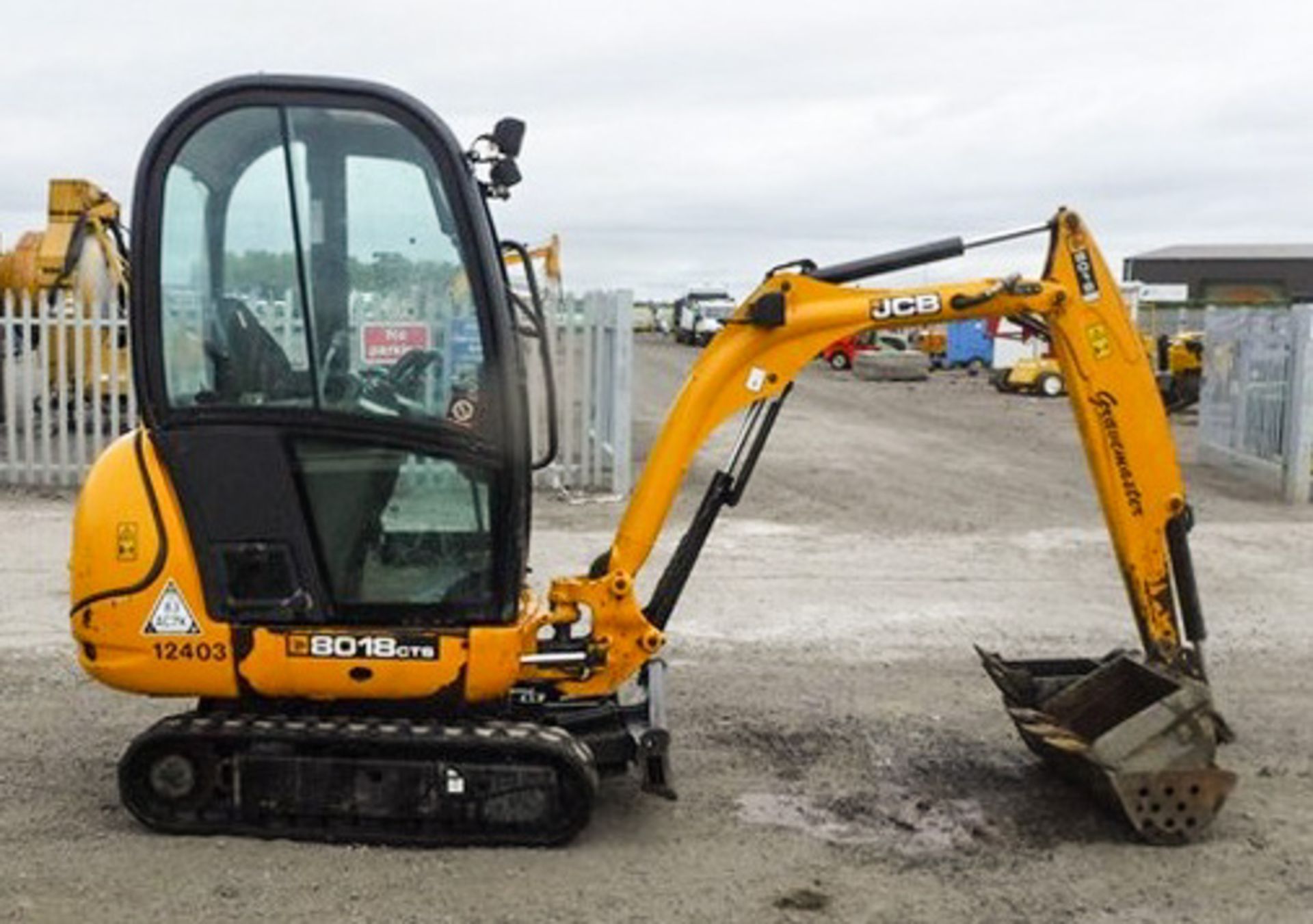 2010 JCB 8018, REG - Q143DCD, S/N 1544343, 1398HRS (NOT VERIFIED) 3 BUCKETS (300, 450 & 900MM), RUBB - Image 16 of 21