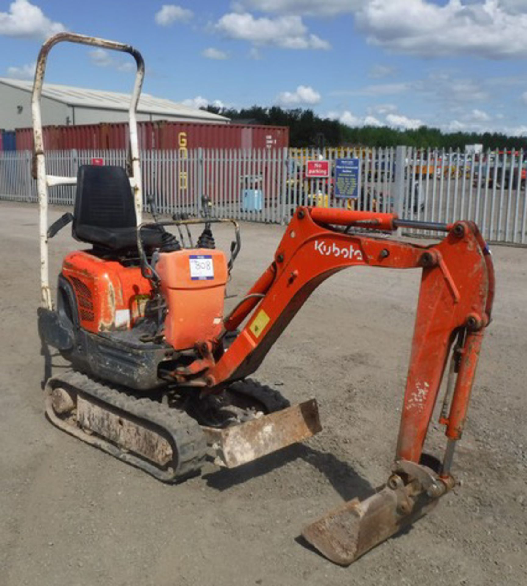 KUBOTA K008-3 ULTRA COMPACT EXCAVATOR C/W WITH BUCKET. SN12613. 3154 HRS. YEAR UNKNOWN - Image 3 of 18