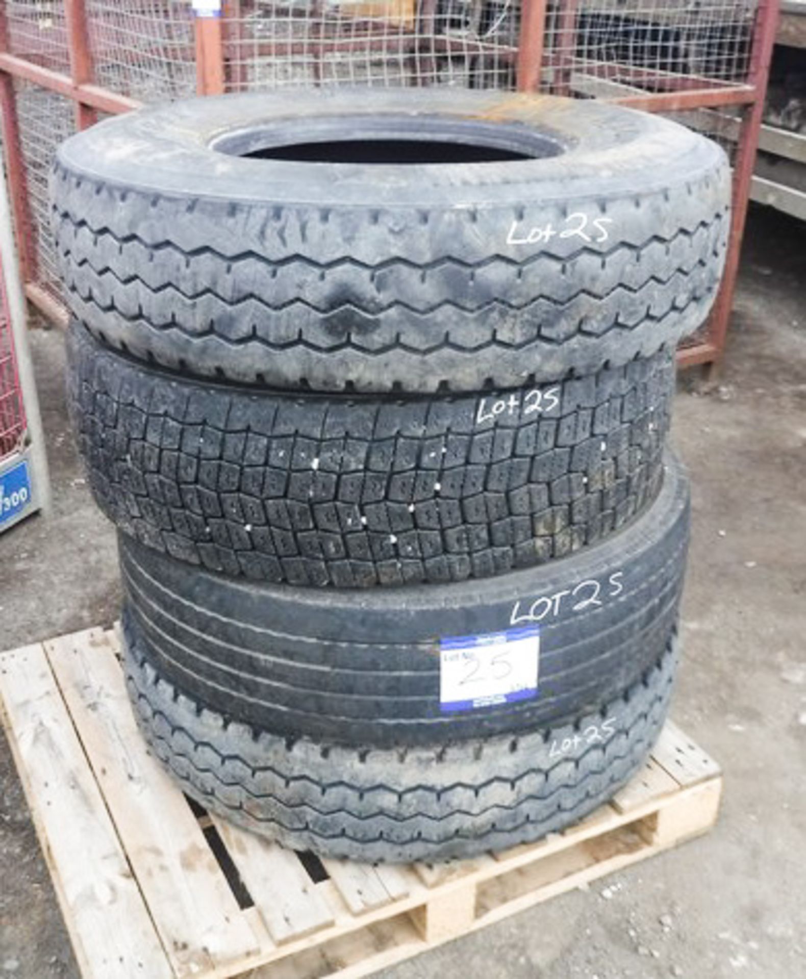 4 X TYRES - 2 X DUNLOP 13R 22.5, REGROOVABLE, 1 X PIRELLI 315/80 R 22.5 REGROOVABLE, 1 X MICHELIN 31