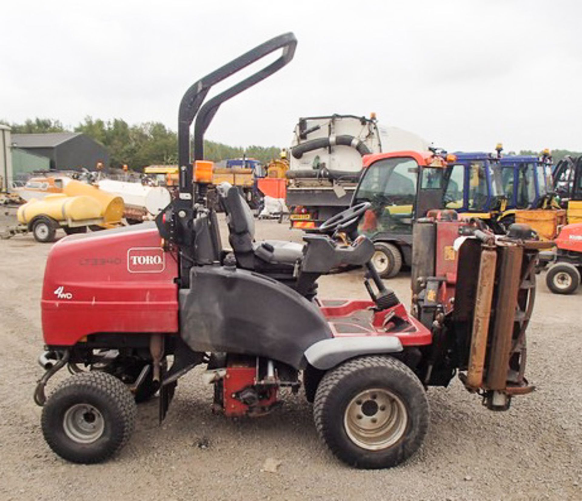 2012 TORO MOWING MACHINE, 2 AXLES, 1498CC, REG - SP61 EBZ - 1779 HRS (NOT VERIFIED) - Image 4 of 17