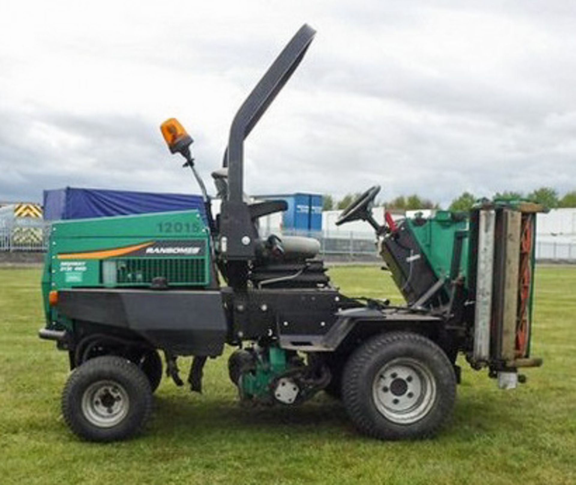 2009 RAMSOMES HIGHWAY 2130 4WD TRIPLE MOWER, REG - SF09LSV, CHASSIS - CU0000948, 2639HRS (NOT VERIFI - Image 8 of 21