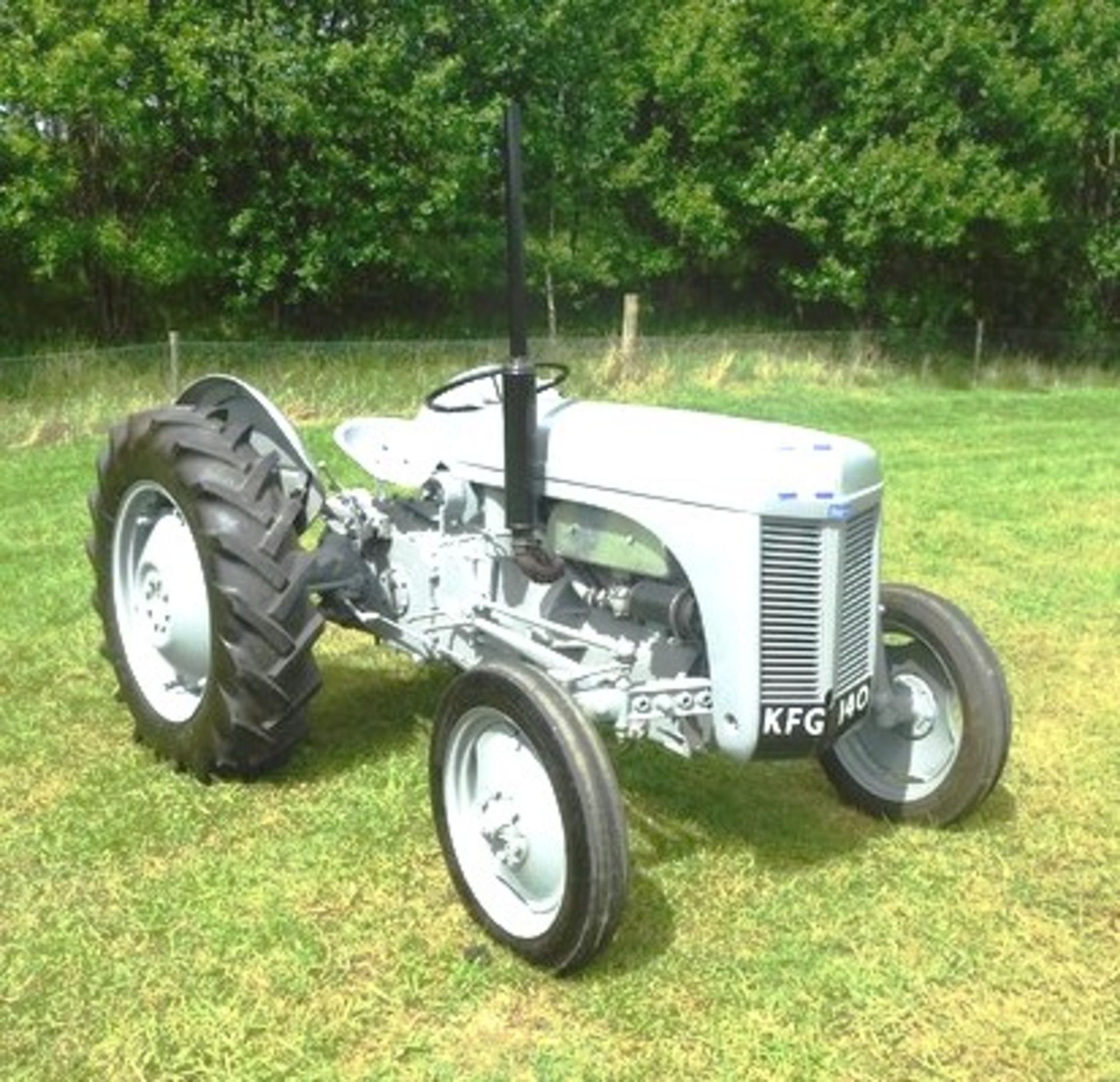 1951 MASSEY FERGUSON TED20 PETROL TRACTOR (GREY) MILEAGE NOT KNOWN - NO DIAL - Image 6 of 12