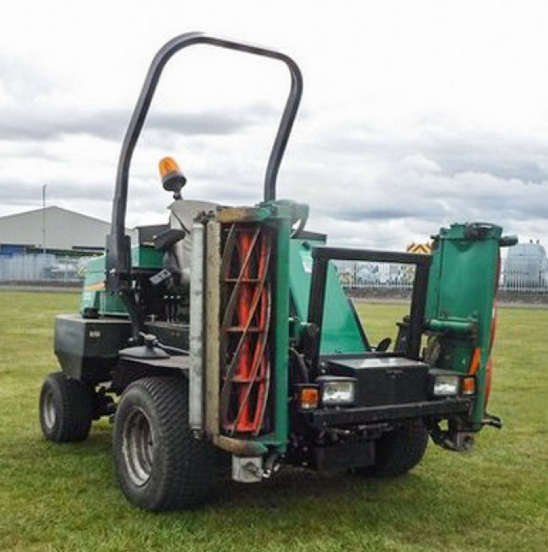2009 RAMSOMES HIGHWAY 2130 4WD TRIPLE MOWER, REG - SF09LSV, CHASSIS - CU0000948, 2639HRS (NOT VERIFI - Image 2 of 21
