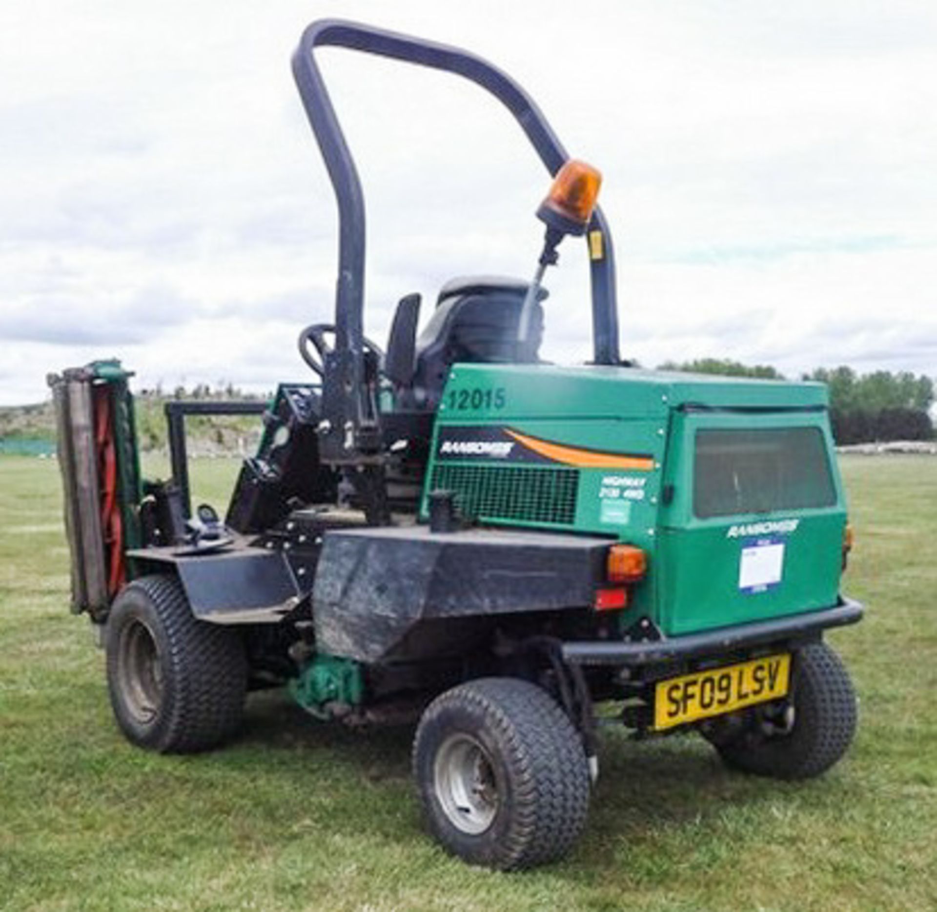 2009 RAMSOMES HIGHWAY 2130 4WD TRIPLE MOWER, REG - SF09LSV, CHASSIS - CU0000948, 2639HRS (NOT VERIFI - Image 5 of 21