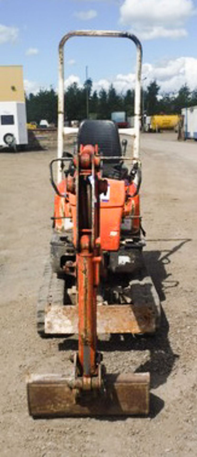 KUBOTA K008-3 ULTRA COMPACT EXCAVATOR C/W WITH BUCKET. SN12613. 3154 HRS. YEAR UNKNOWN - Image 2 of 18