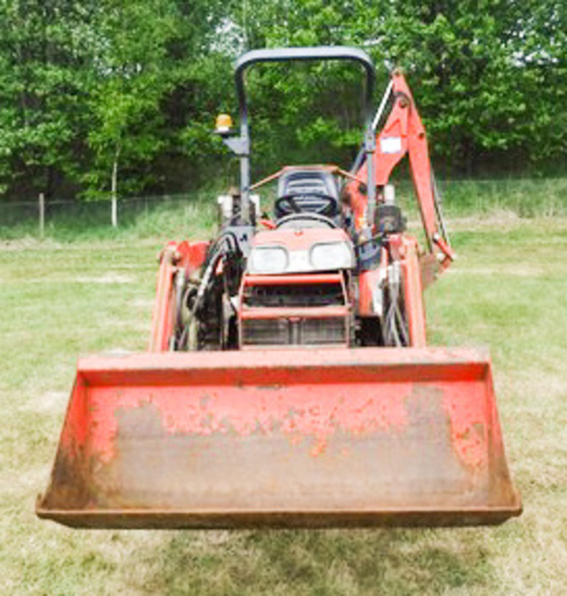 2010 KUBOTA B3030, REG - SN60DFL, 1900HRS (NOT VERIFIED), 2 BUCKETS, C/W KUBOTA LA403EC FRONT LOADER - Image 2 of 21