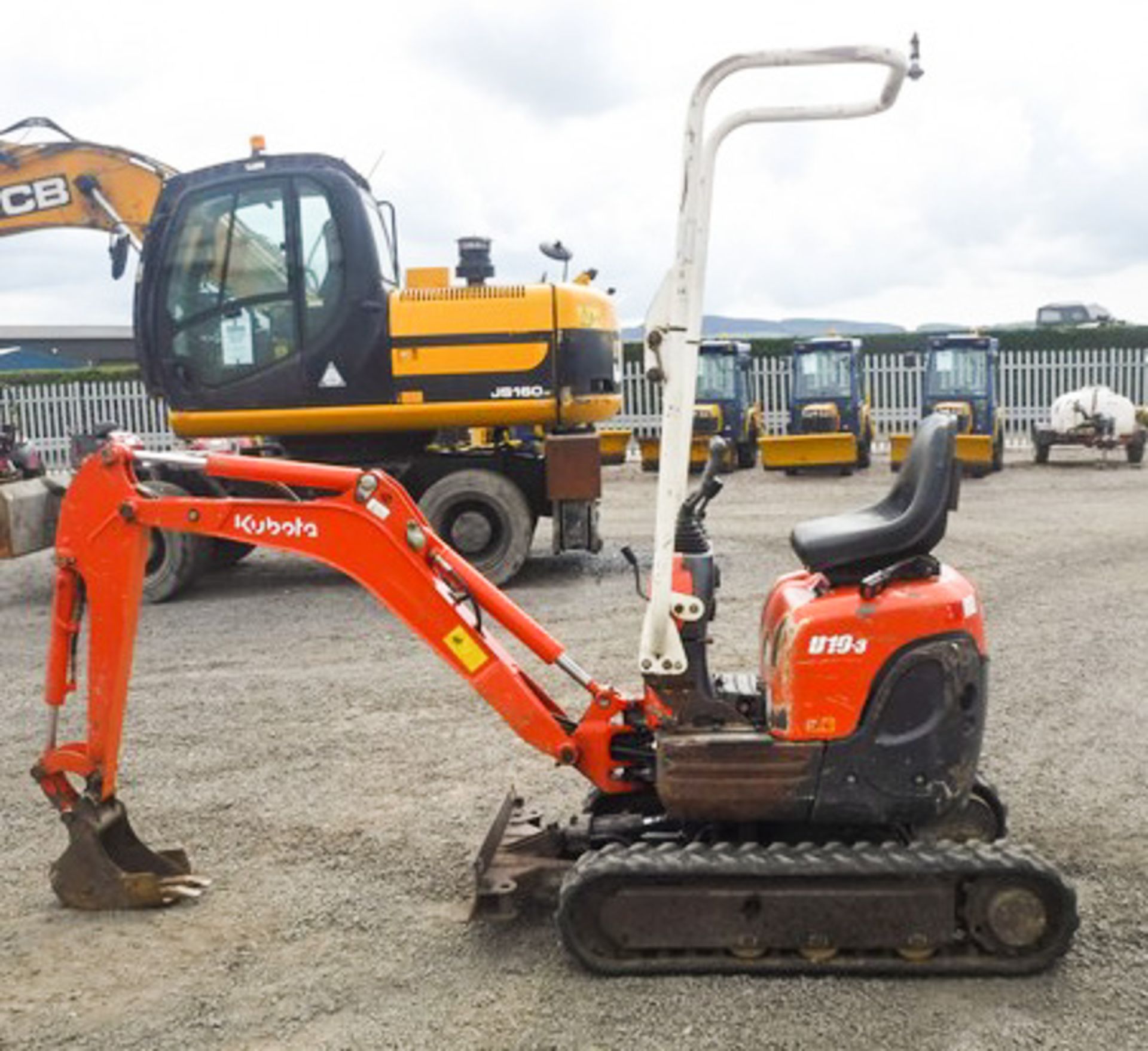 2007 KUBOTA H10-3 MICRO DIGGER, 2622HRS (NOT VERIFIED), 1 BUCKET, 1 TON C/W EXTENDING UNDERCARRIAGE - Image 8 of 19