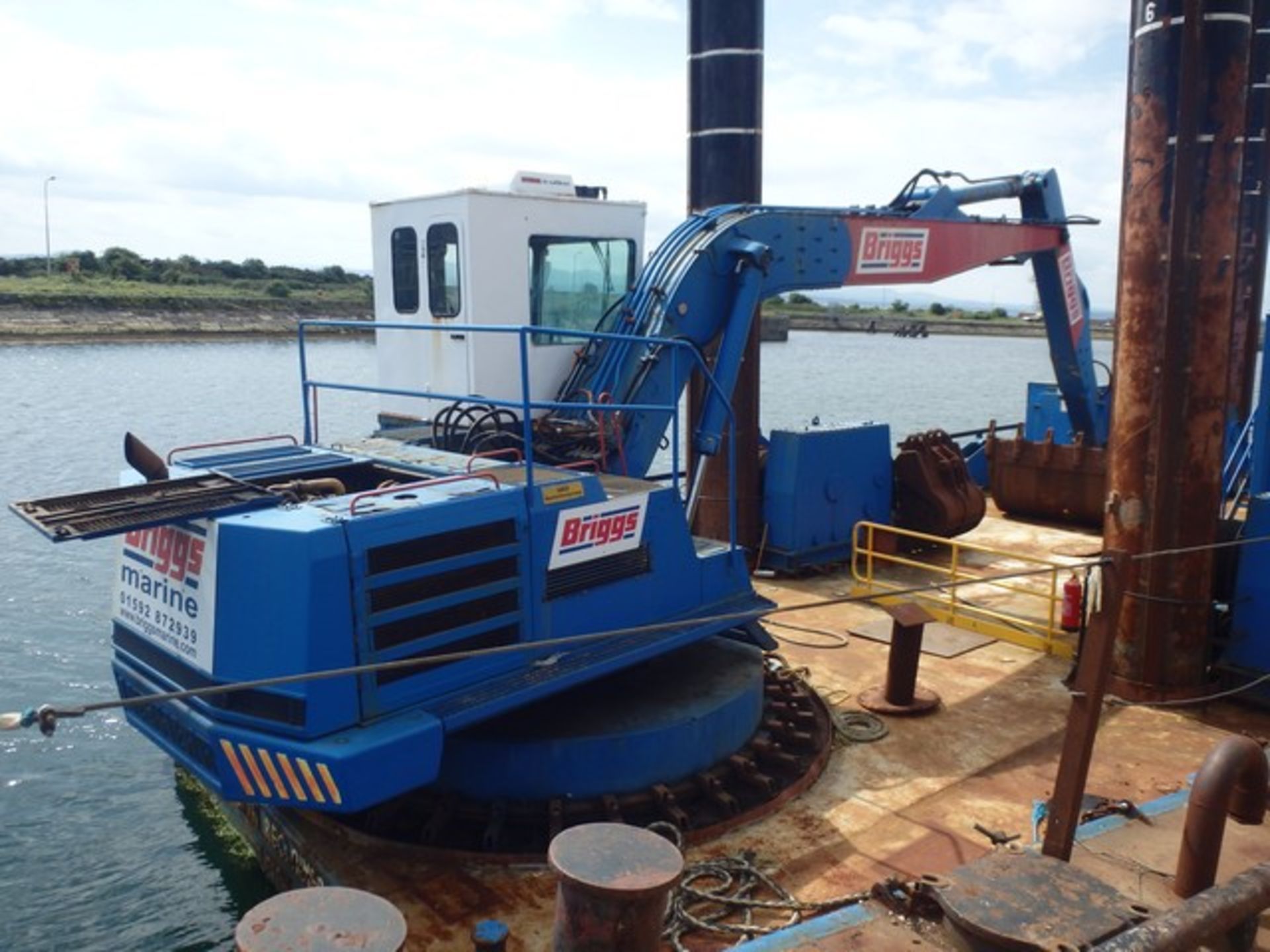 1957 STEEL DUMB BARGE WITH LIEBERR 962 EXCAVATOR C/W 3M & 5M BUCKETS, 3 X 16M SPUD LEGS - WINCH OPER - Image 5 of 16