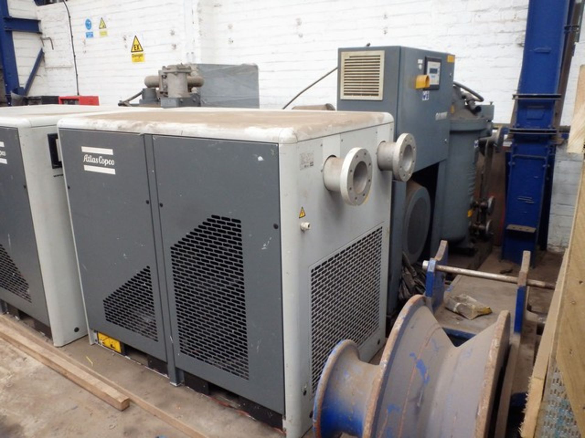 2007 ATLAS COPCO STATIONERY AIR COMPRESSOR MODEL GA160W-100X, C/W FD600 DRIER, ONLY DONE TEST HOURS