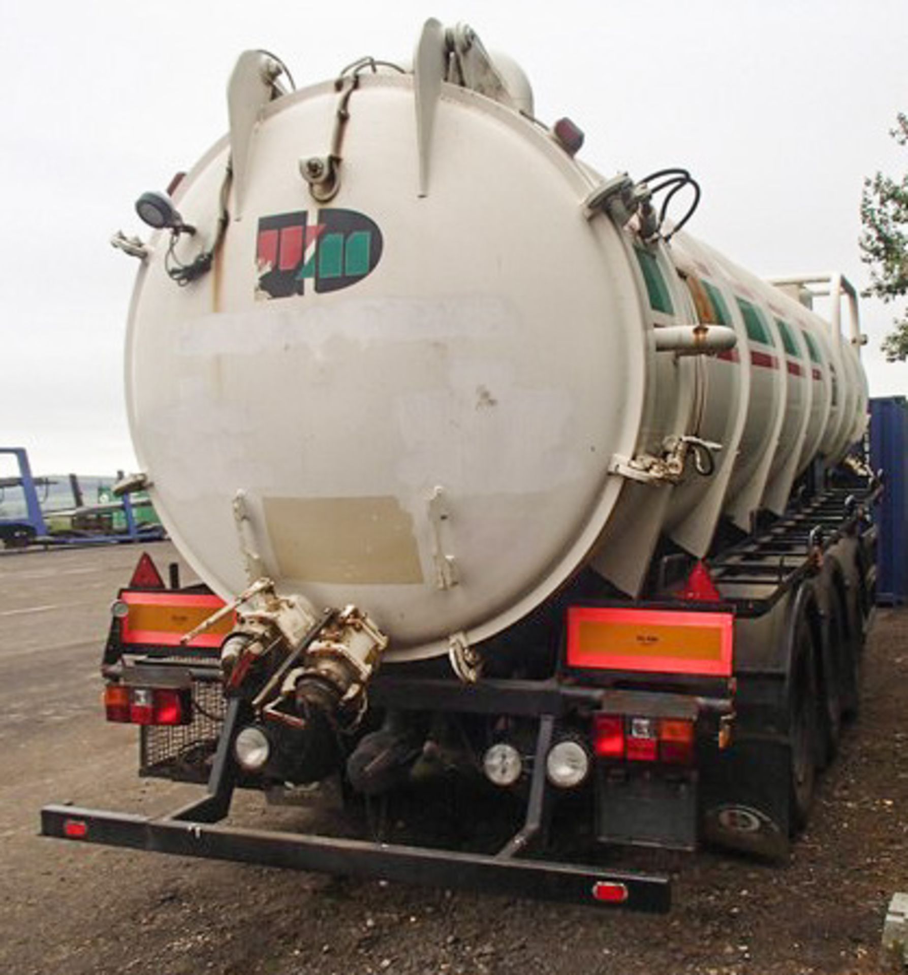 1994 VALLELY SDCLT72C TANKER, CHASSIS NO - SDCTA32R3SDC16720, 3 AXLES, GVW (TONNES) 34000, TESTED UN - Bild 5 aus 9