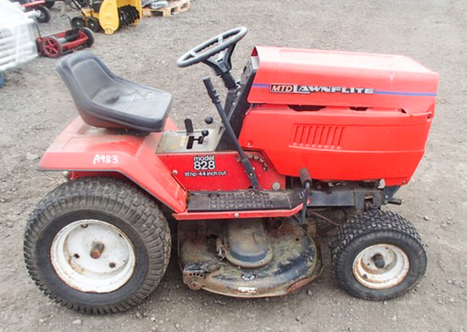 MTD LAWNFLITE 828, 44" CUT, SPARES OR REPAIRS - Image 4 of 11