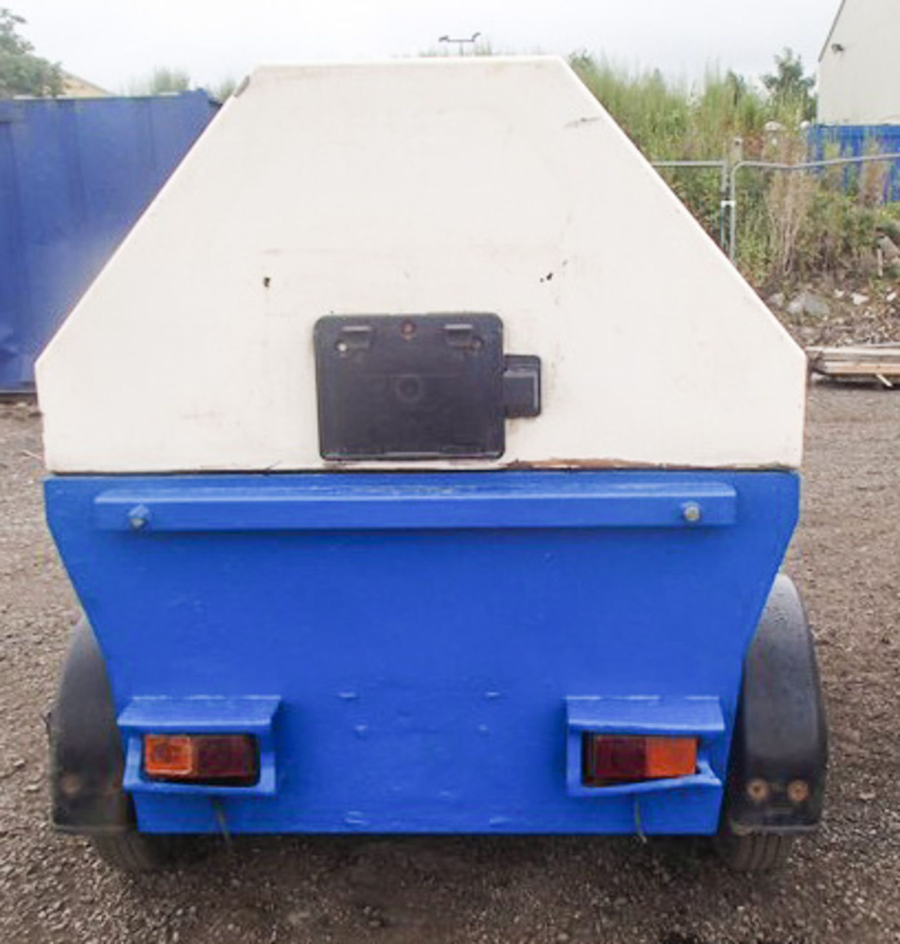 DIESEL BOWSER 1000LTRS, CAN BE TOWED - Bild 4 aus 7