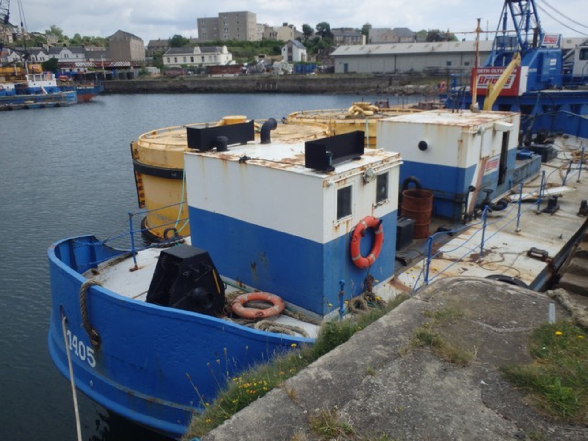 STEEL DUMB BARGE (SULLAGE) C/W GENERATOR & PUMPING PIPEWORK, L - 20.69M, W - 7M, NOT IN CERT (SOLD A - Bild 2 aus 18