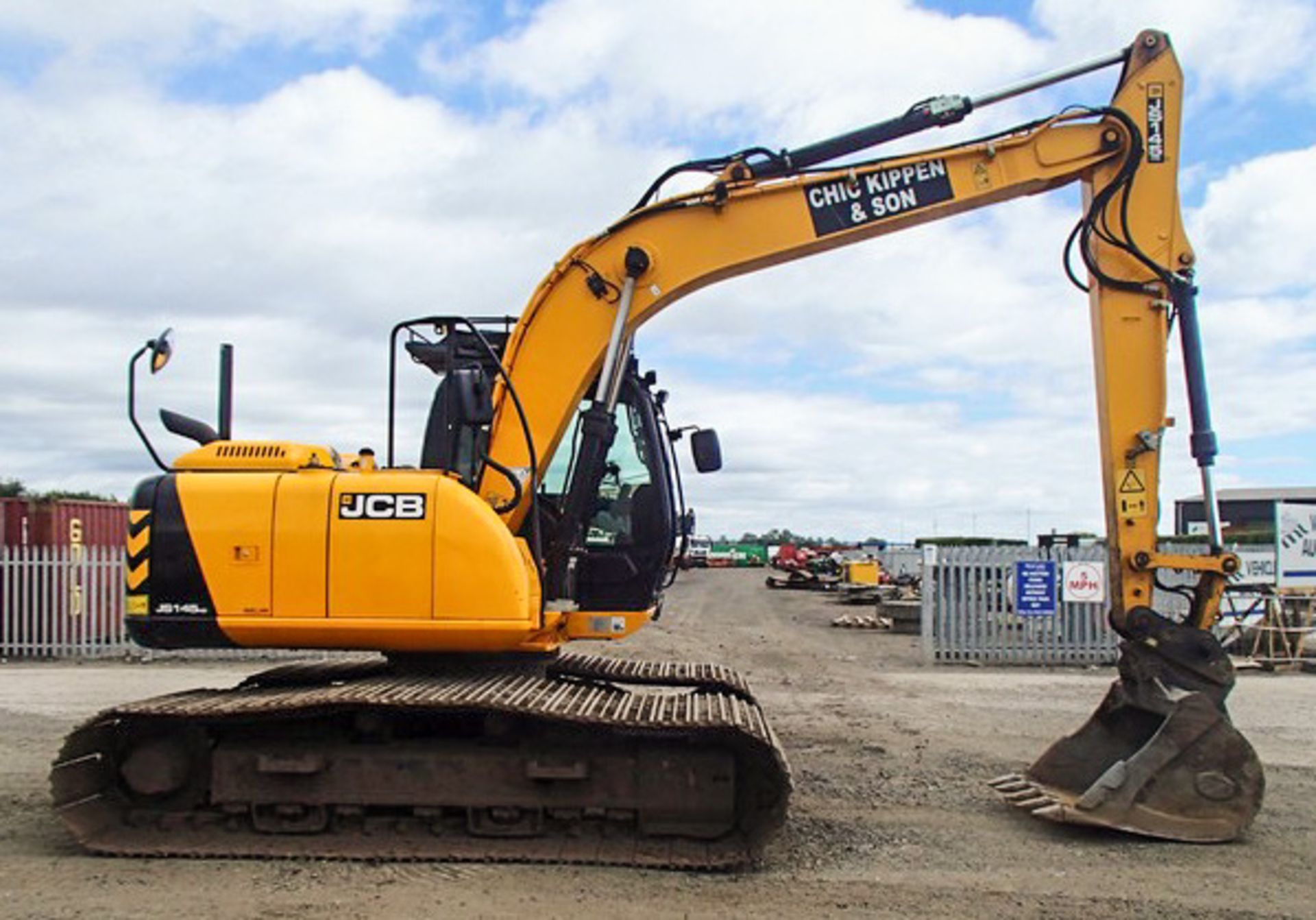 2014 JCB 145HD WIDESPREAD, S/N JCBJS14EV023, 1875HRS (NOT VERIFIED) C/W 2 SETS OF TRACKS STANDARD & - Image 4 of 35