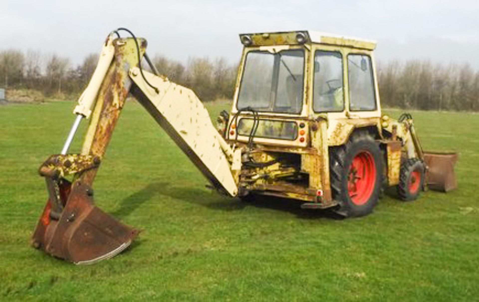 1972/1973 HYMAC 270 BACKHOE LOADER, SN 207-270, 4182 HOURS (NOT VERIFIED), ENGINE NO C407354, CHASSI - Image 5 of 11