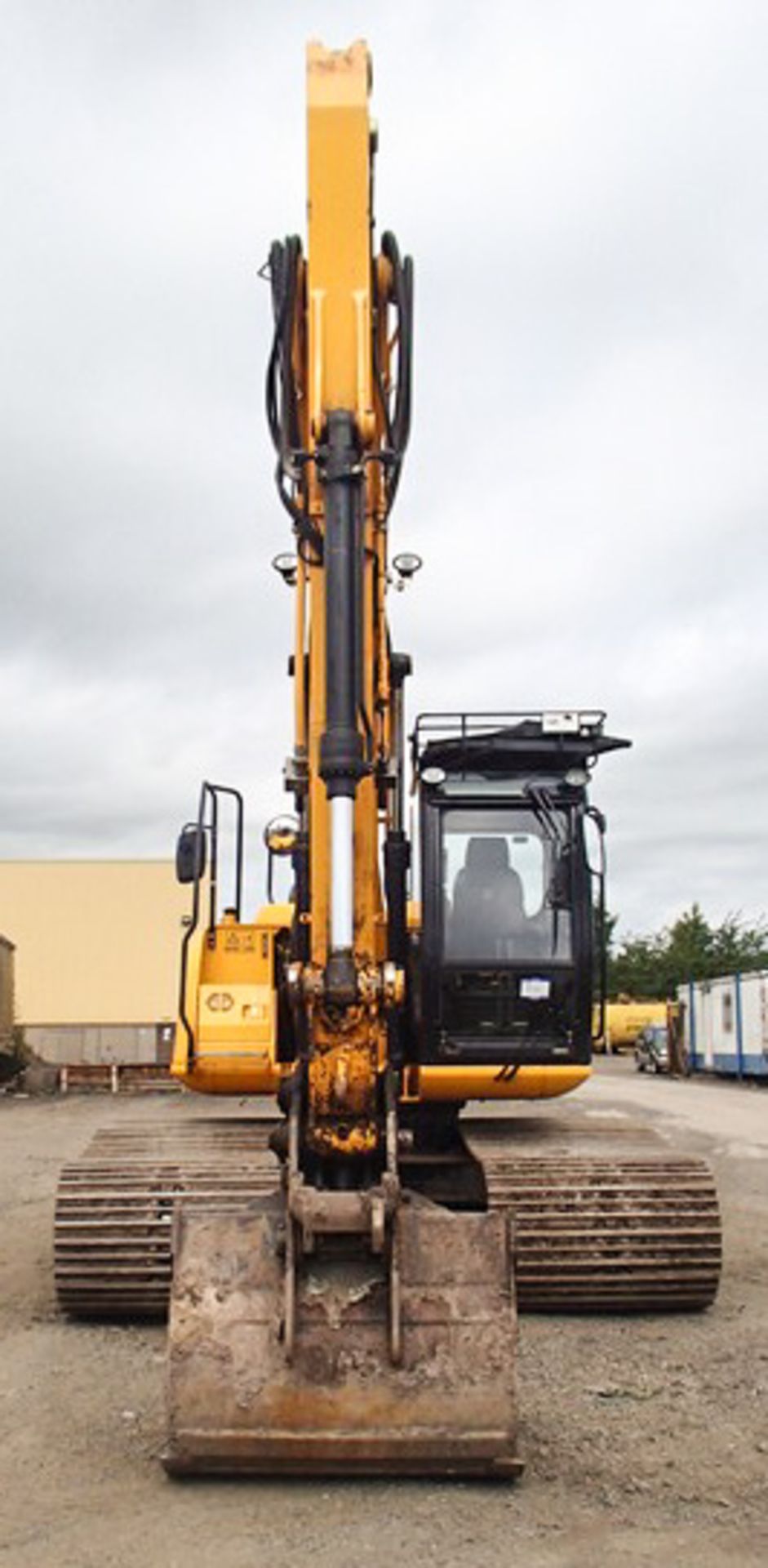 2014 JCB 145HD WIDESPREAD, S/N JCBJS14EV02307404, 1875HRS (NOT VERIFIED) C/W 2 SETS OF TRACKS STANDA - Image 2 of 35