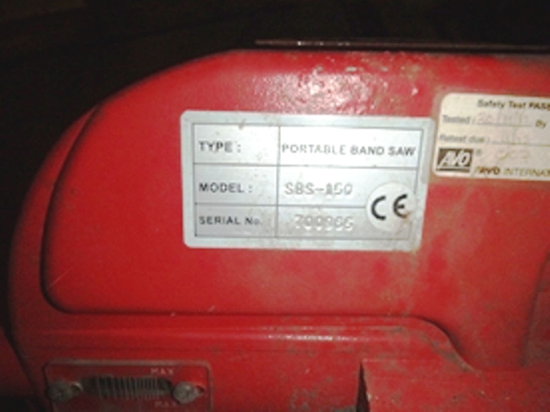 PORTABLE BAND SAW. 240V NEEDS NEW BLADE GUID BEARINGS. - Image 2 of 2