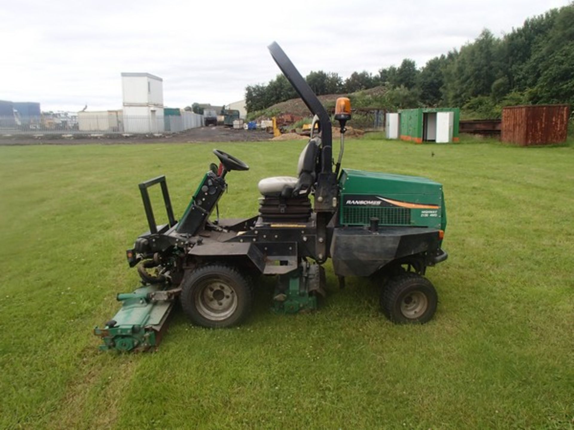 RANSOME HIGHWAY 2130 4WD RIDE ON MOWER. REG NO SF12 EEU. SN CU000871 PLANT NO 12965. 1628HRS (NOT VE - Image 10 of 11