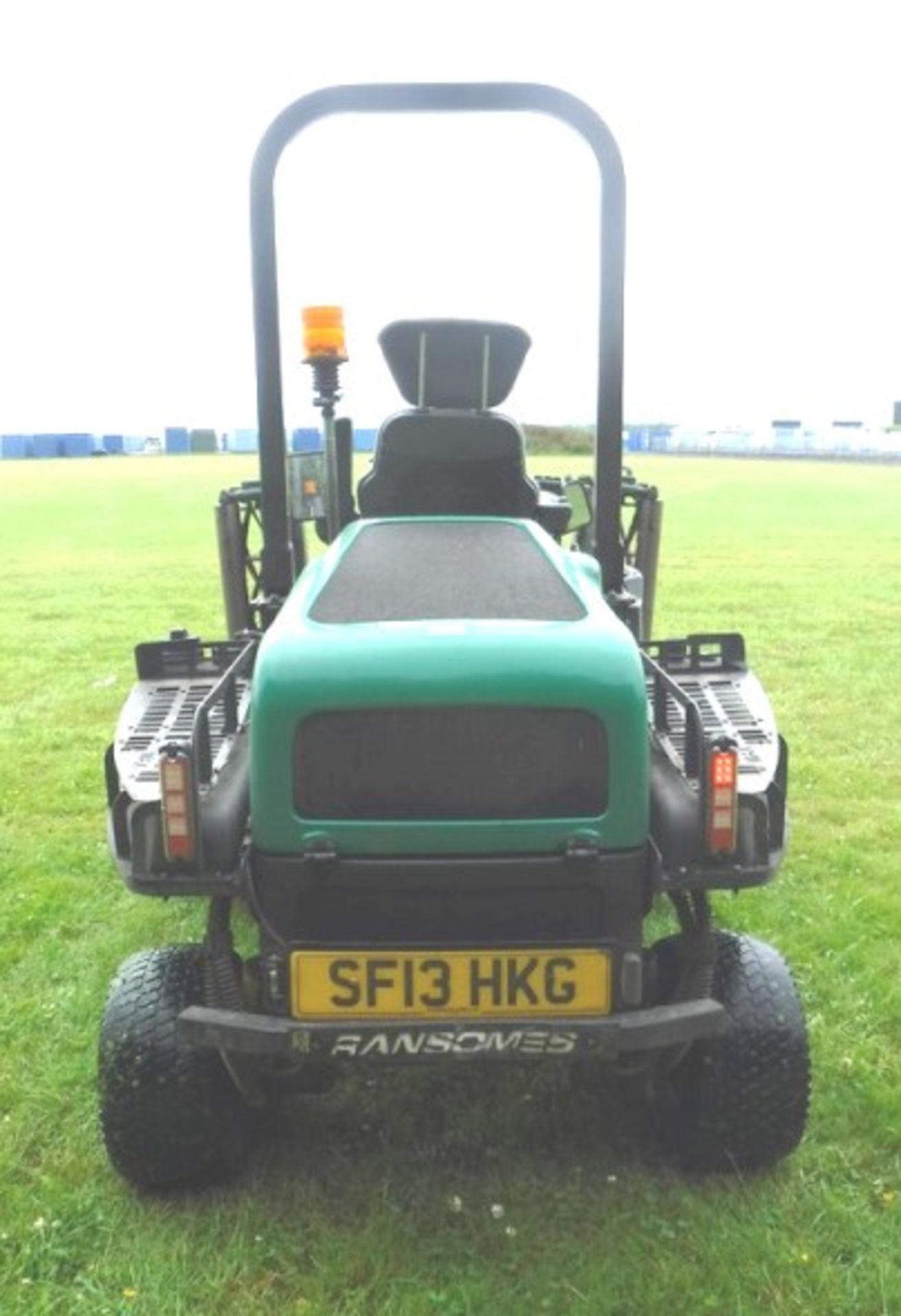 2013 REG RANSOMES PARKWAY 3 RIDE-ON MOWER REG SF13 HKG. S/N H000414. 2039HRS (NOT VERIFIED) - Image 13 of 16