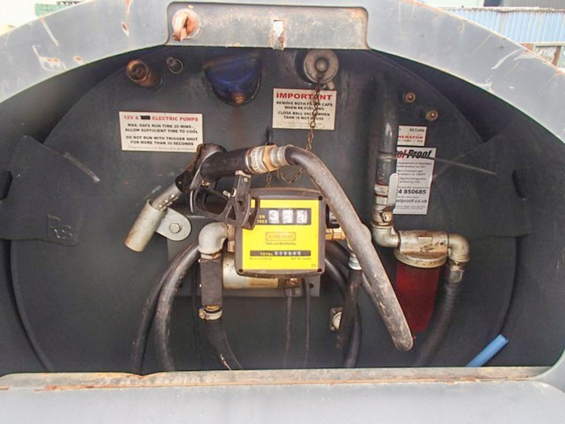 GREY 1000LTR FUEL BOWSER - Image 7 of 11