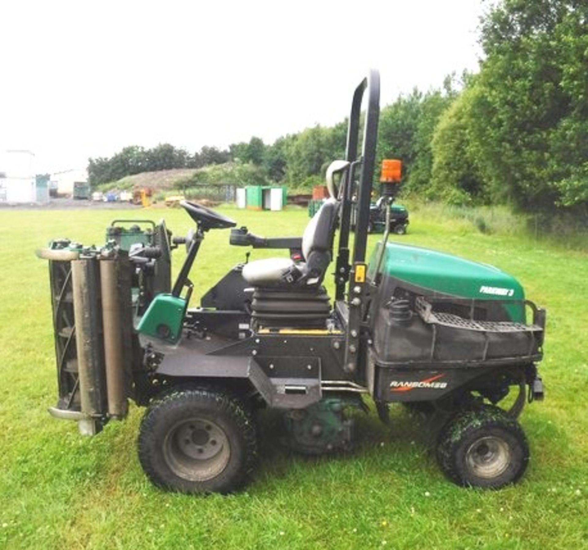 2013 REG RANSOMES PARKWAY 3 RIDE-ON MOWER REG SF13 HKG. S/N H000414. 2039HRS (NOT VERIFIED) - Image 15 of 16