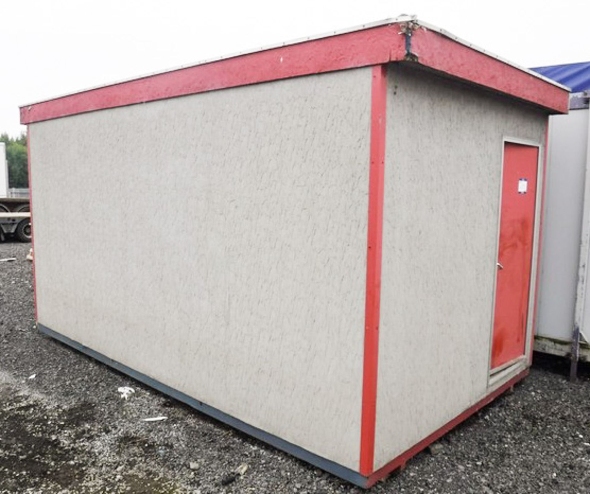 16FT X 9FT USED LOCKER/DRYING CABIN, NO JACKLEGS