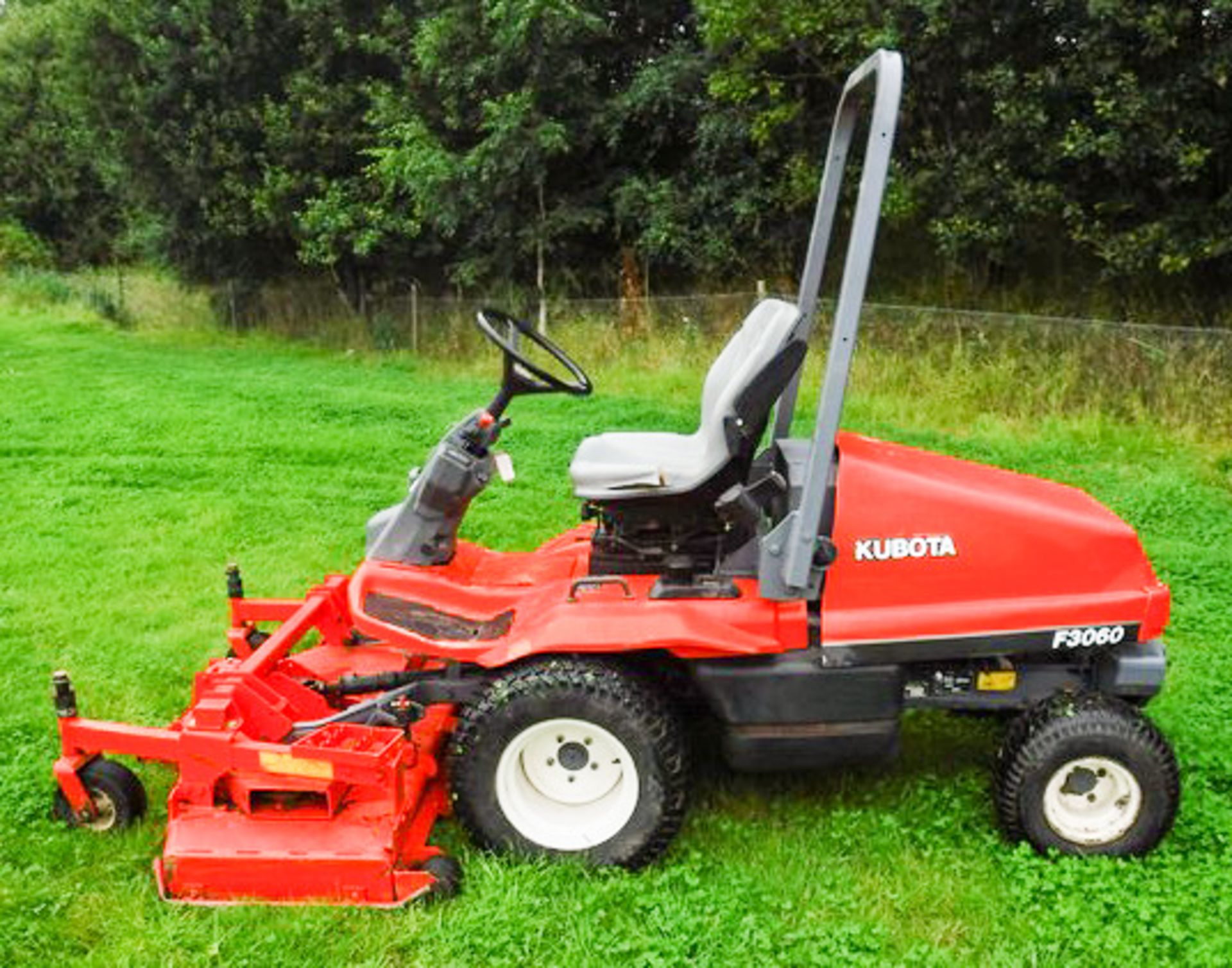 2002 KUBOTA F3060 RIDE ON MOWER, S/N 62276, POWER 22.1KW, 2615HRS (NOT VERIFIED) - Image 8 of 15